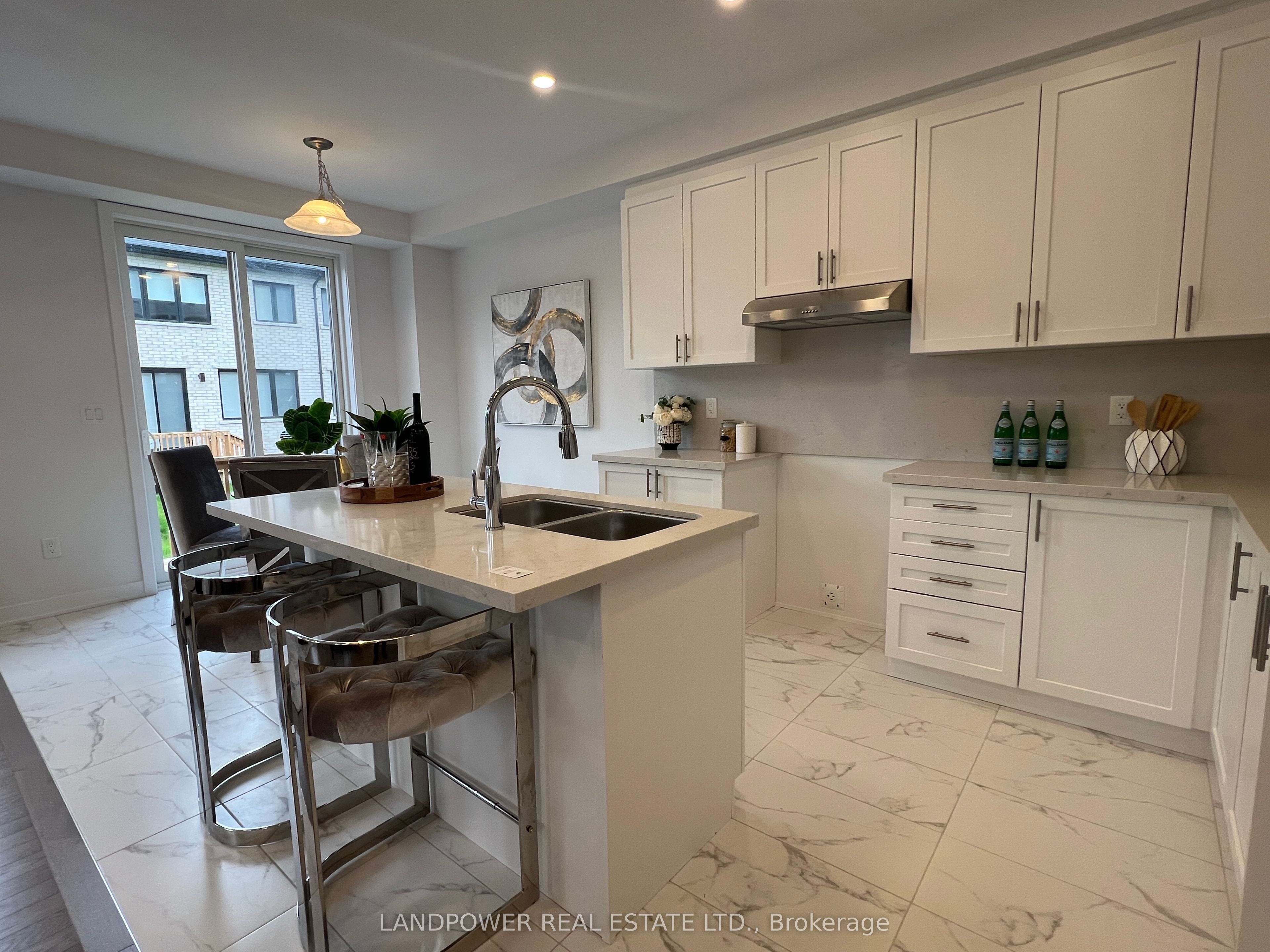 157 Anna Russell Way Property Photo 11