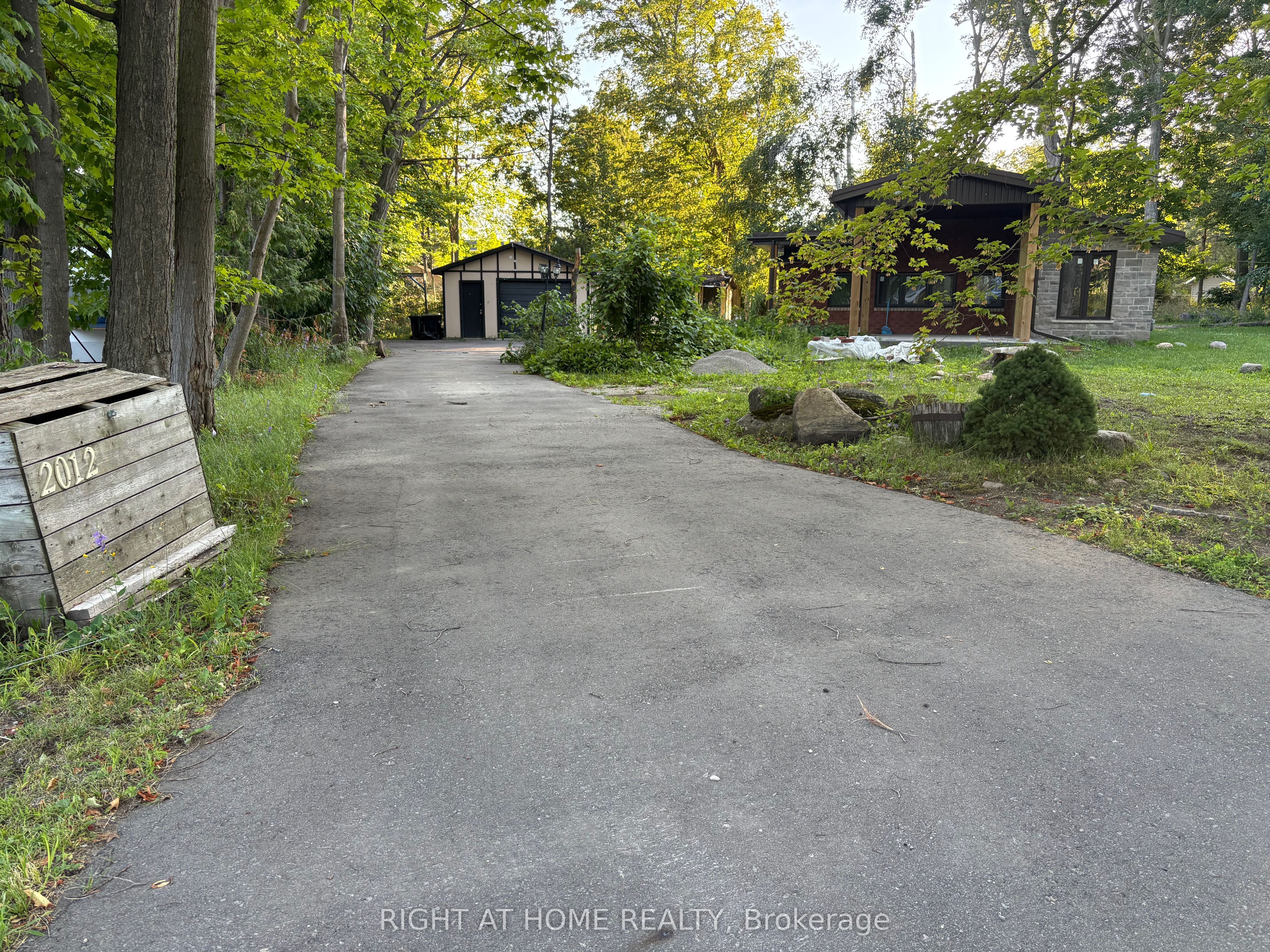 2012 Inglewood Drive Property Photo 1