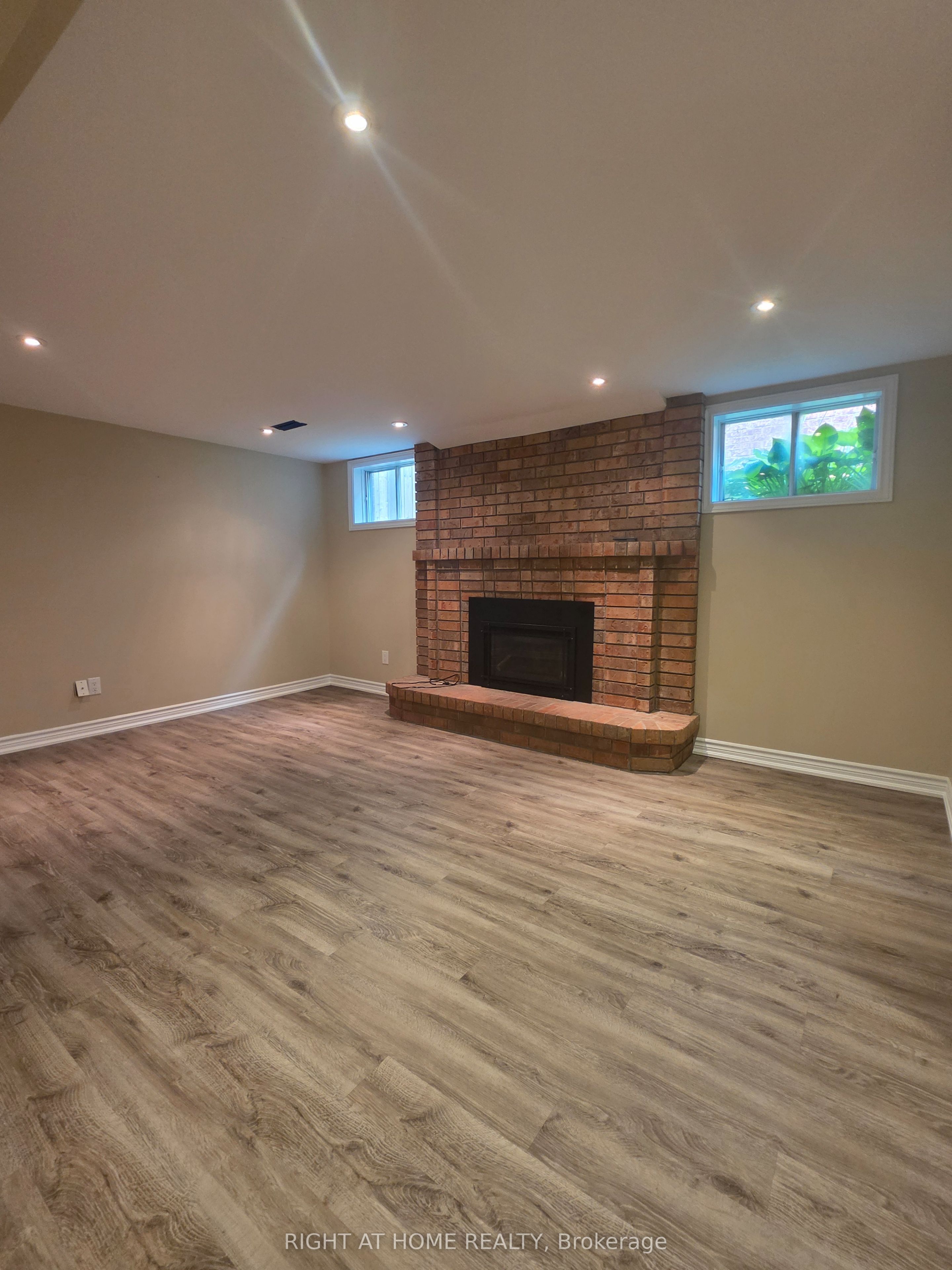 250 Hemlock Drive Property Photo 4