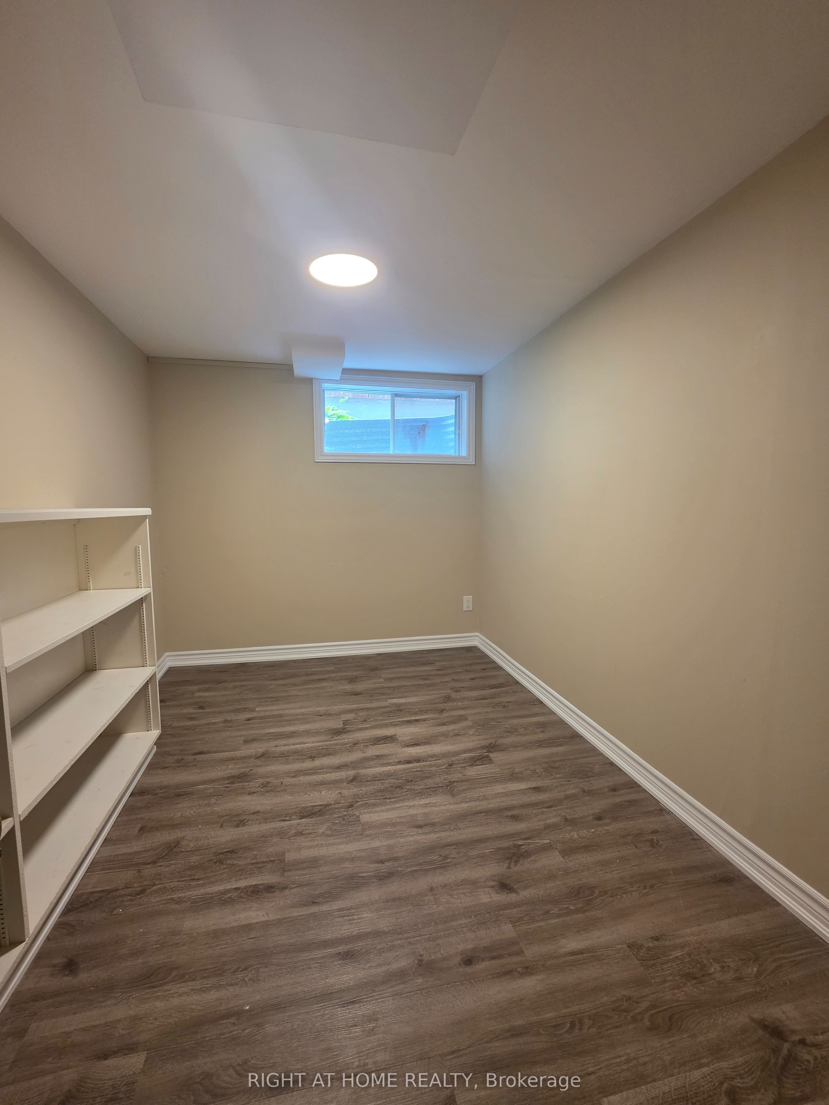 250 Hemlock Drive Property Photo 9