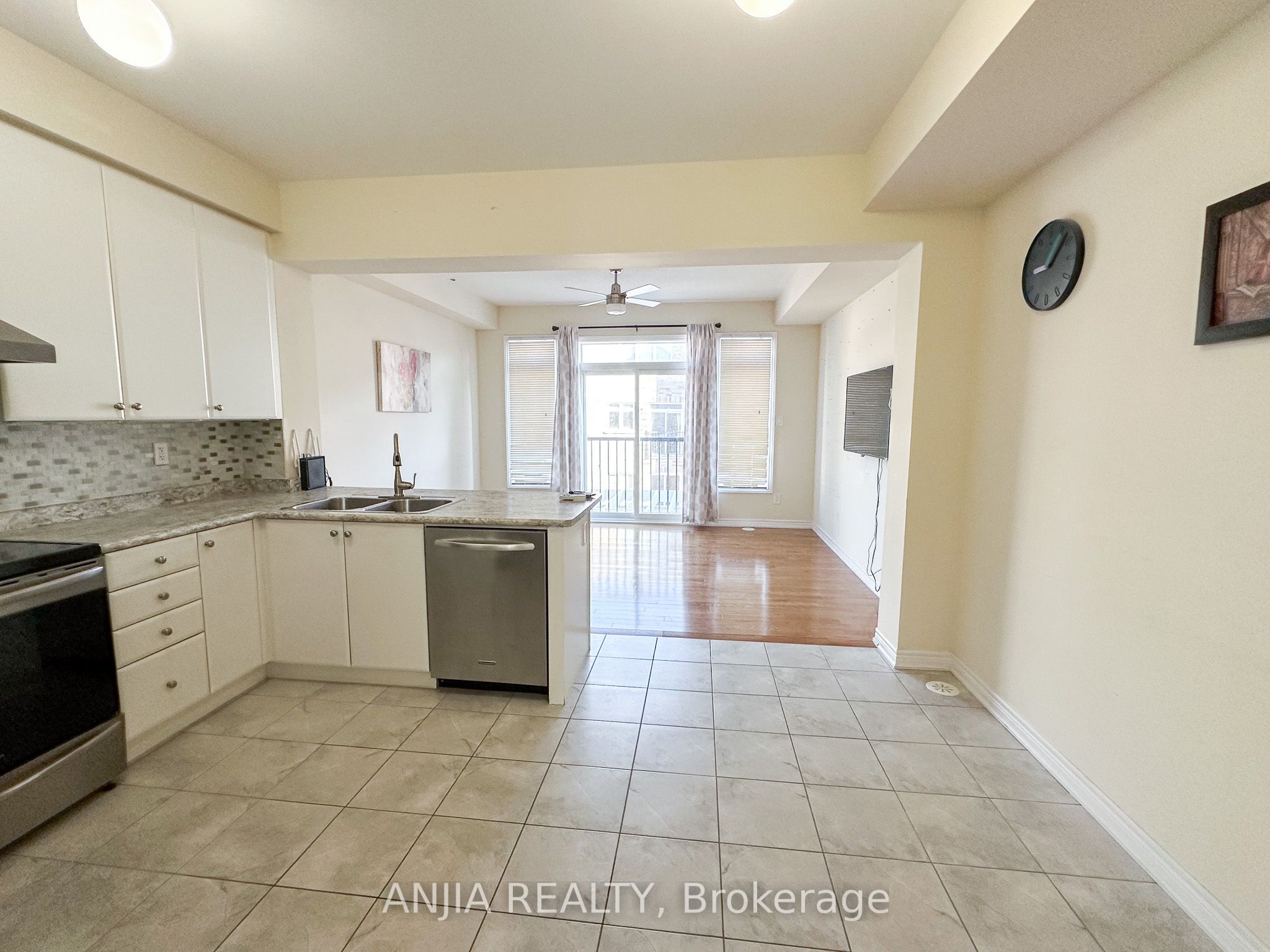 16 Weidman Lane Property Photo 8