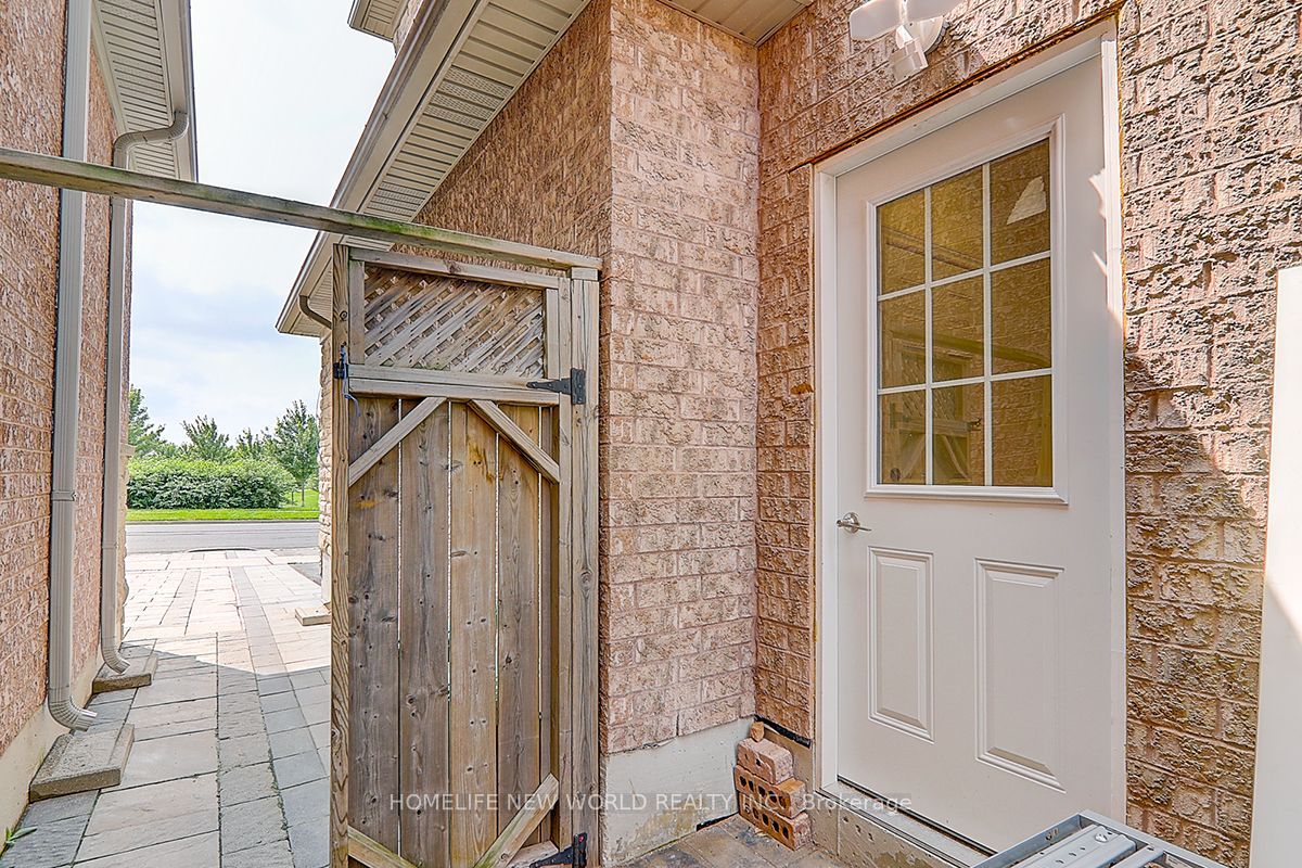 90 Riverwalk Drive Bsmt 2 Property Photo 17