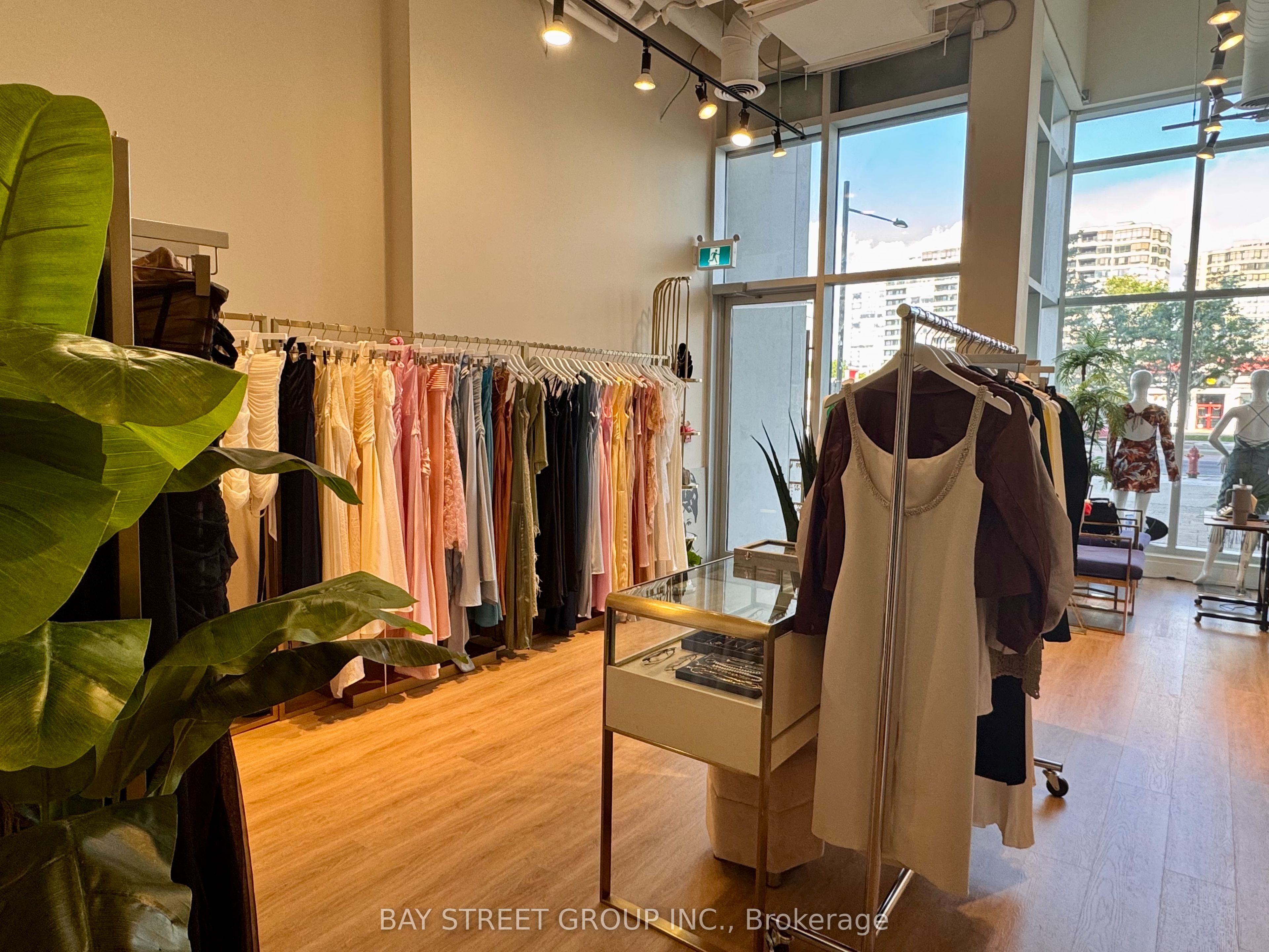 9610 Yonge Street 5 Property Photo 4