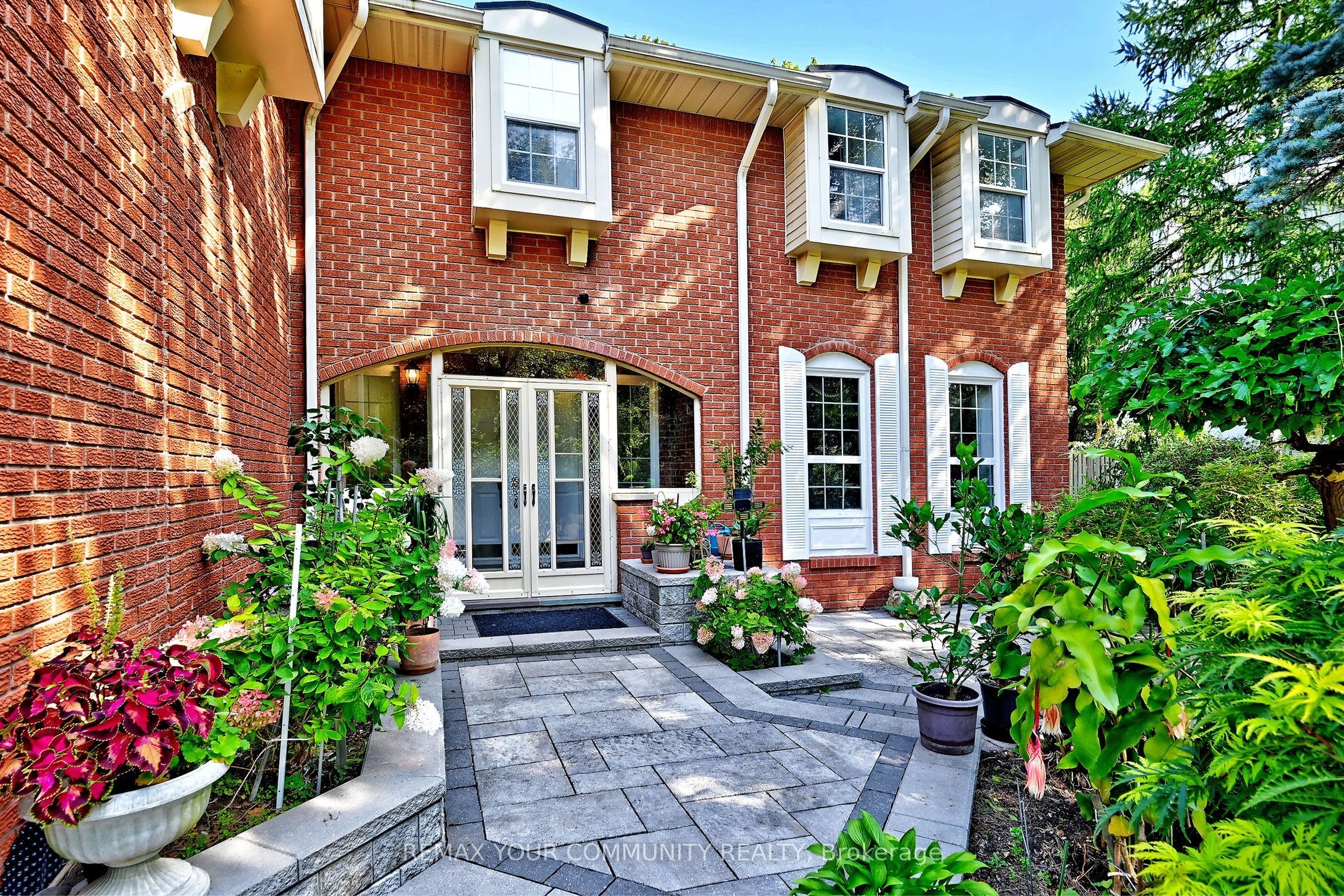 88 Cambridge Crescent Property Photo 3