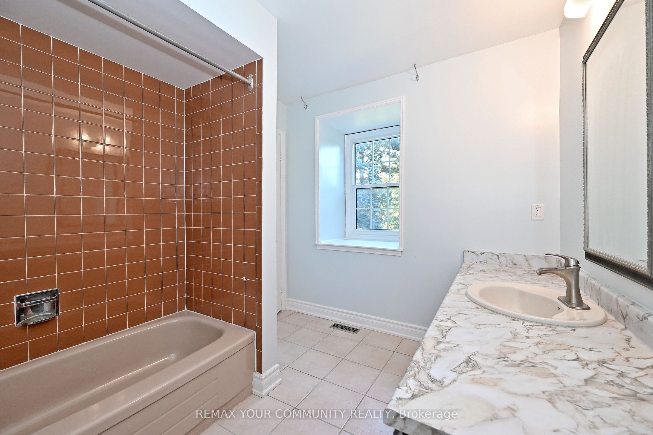 88 Cambridge Crescent Property Photo 30
