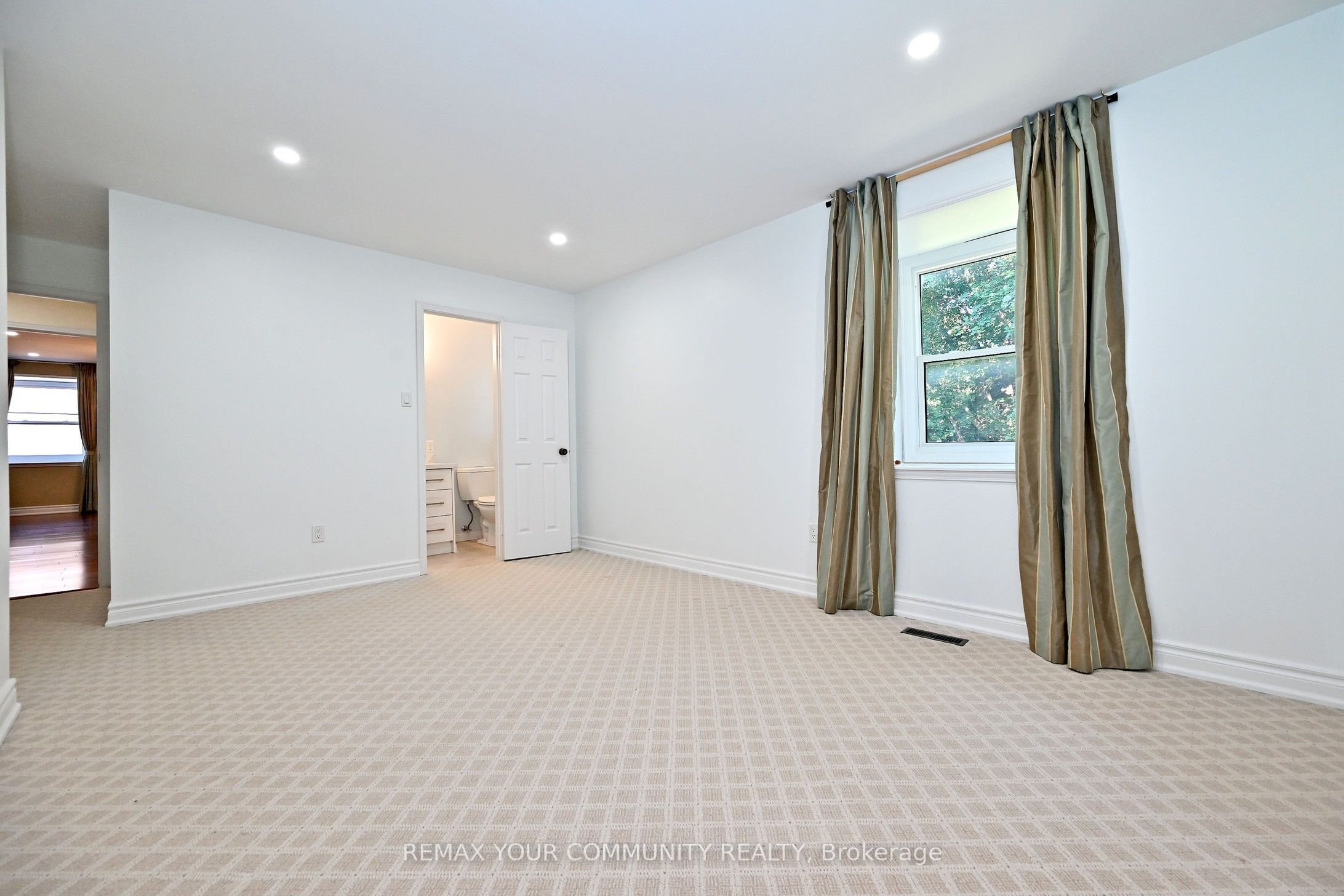 88 Cambridge Crescent Property Photo 34