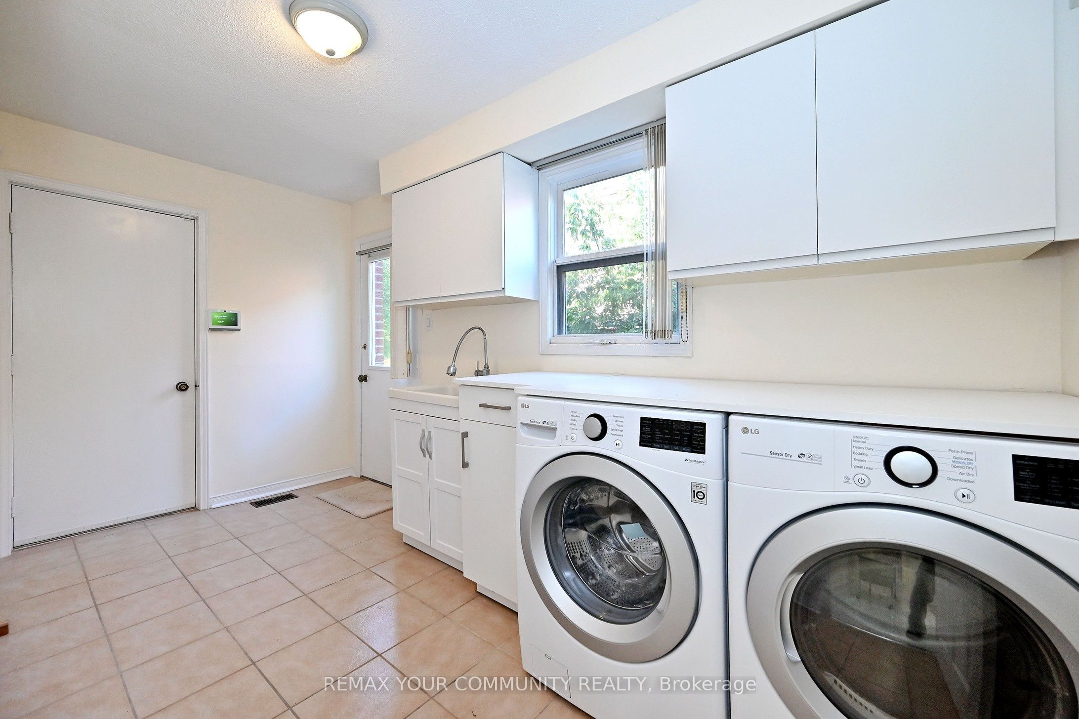 88 Cambridge Crescent Property Photo 45