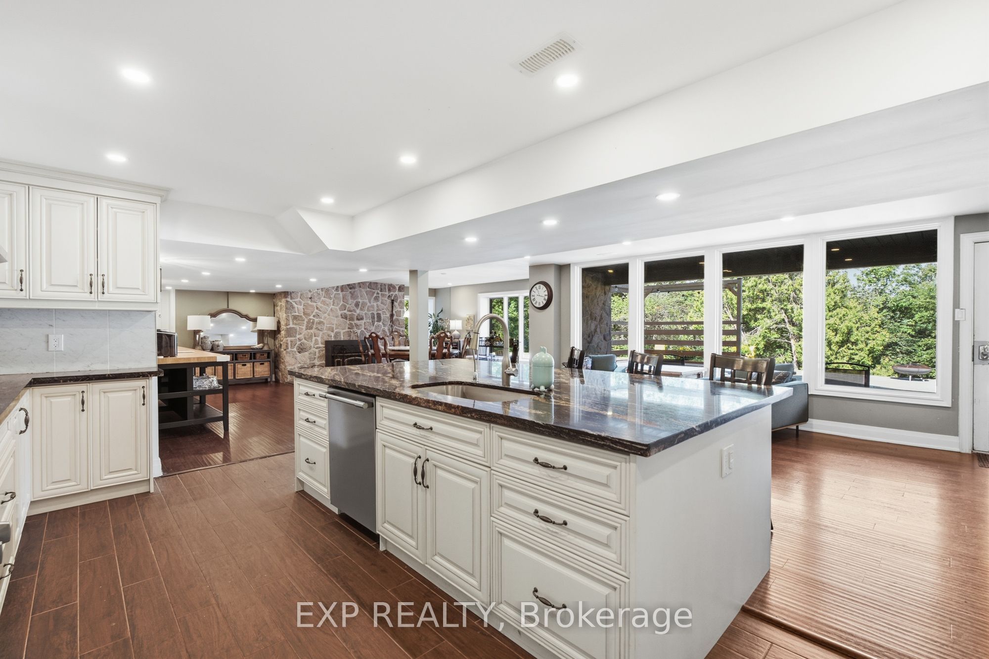 1785 Davis Drive W Property Photo 27