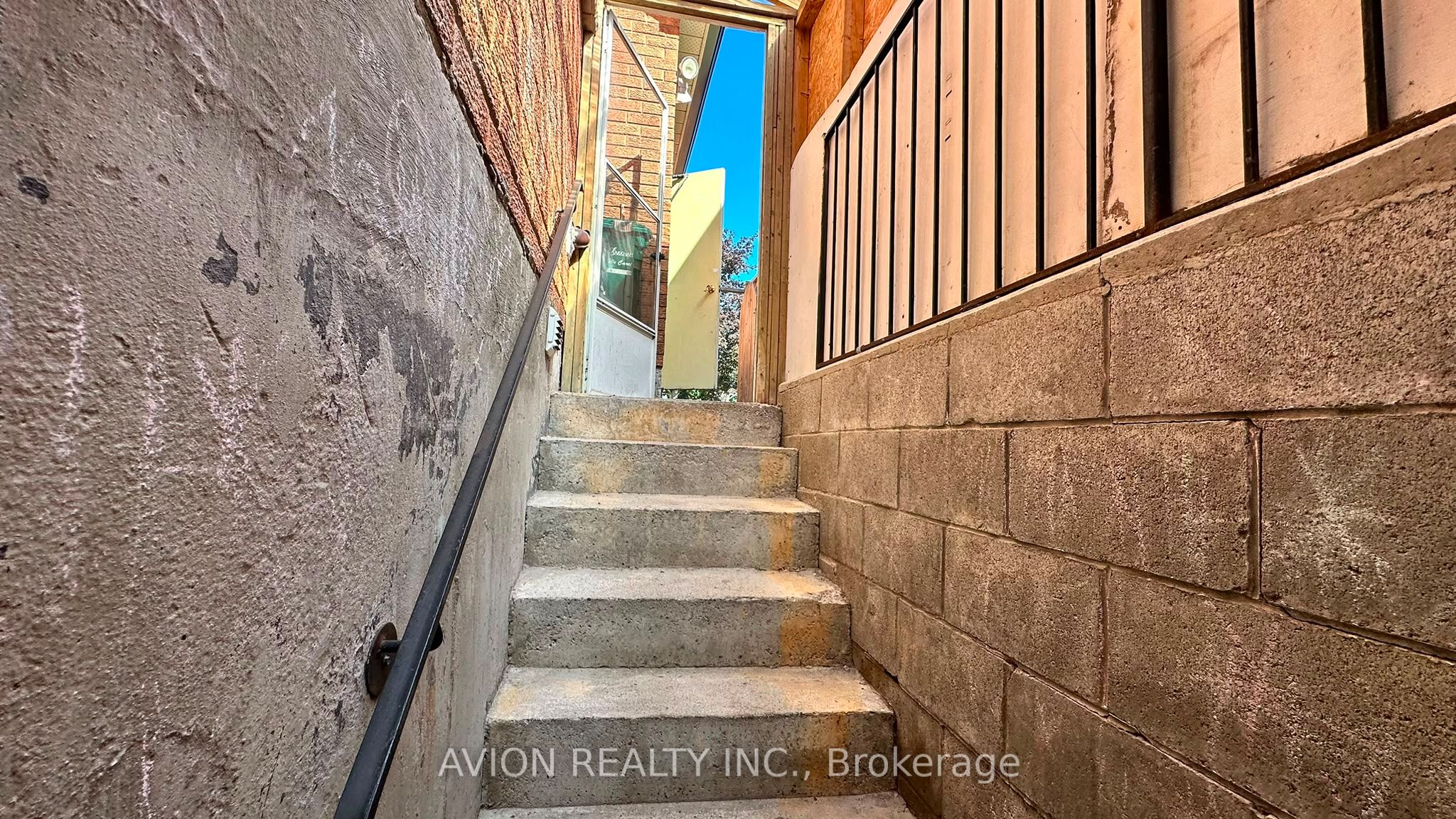 7 Fairty Drive (basement Apartment) Property Photo 3
