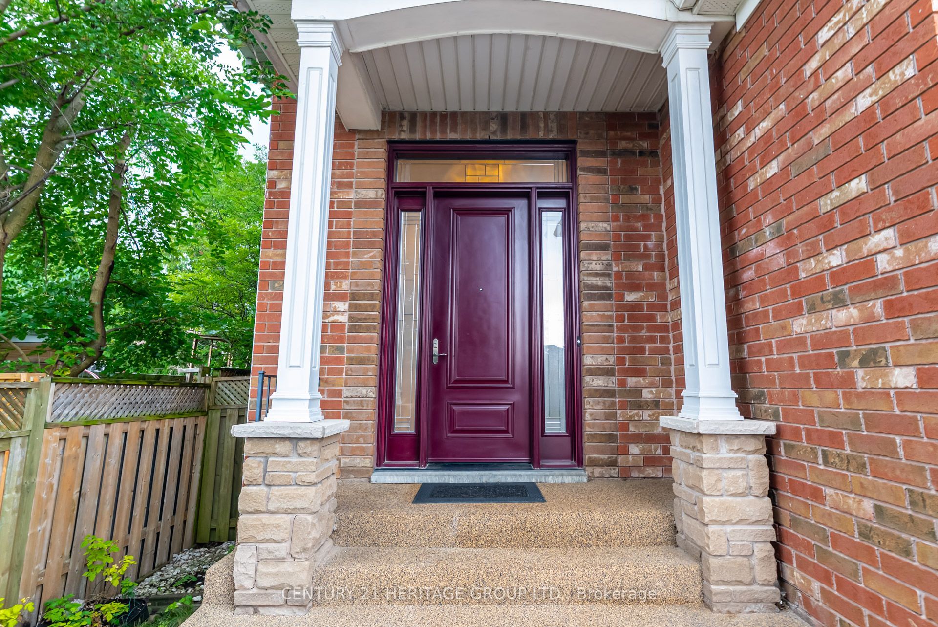 532 Melville Avenue Property Photo 3