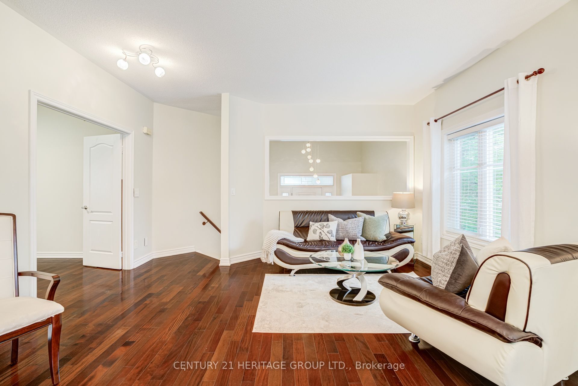 532 Melville Avenue Property Photo 6