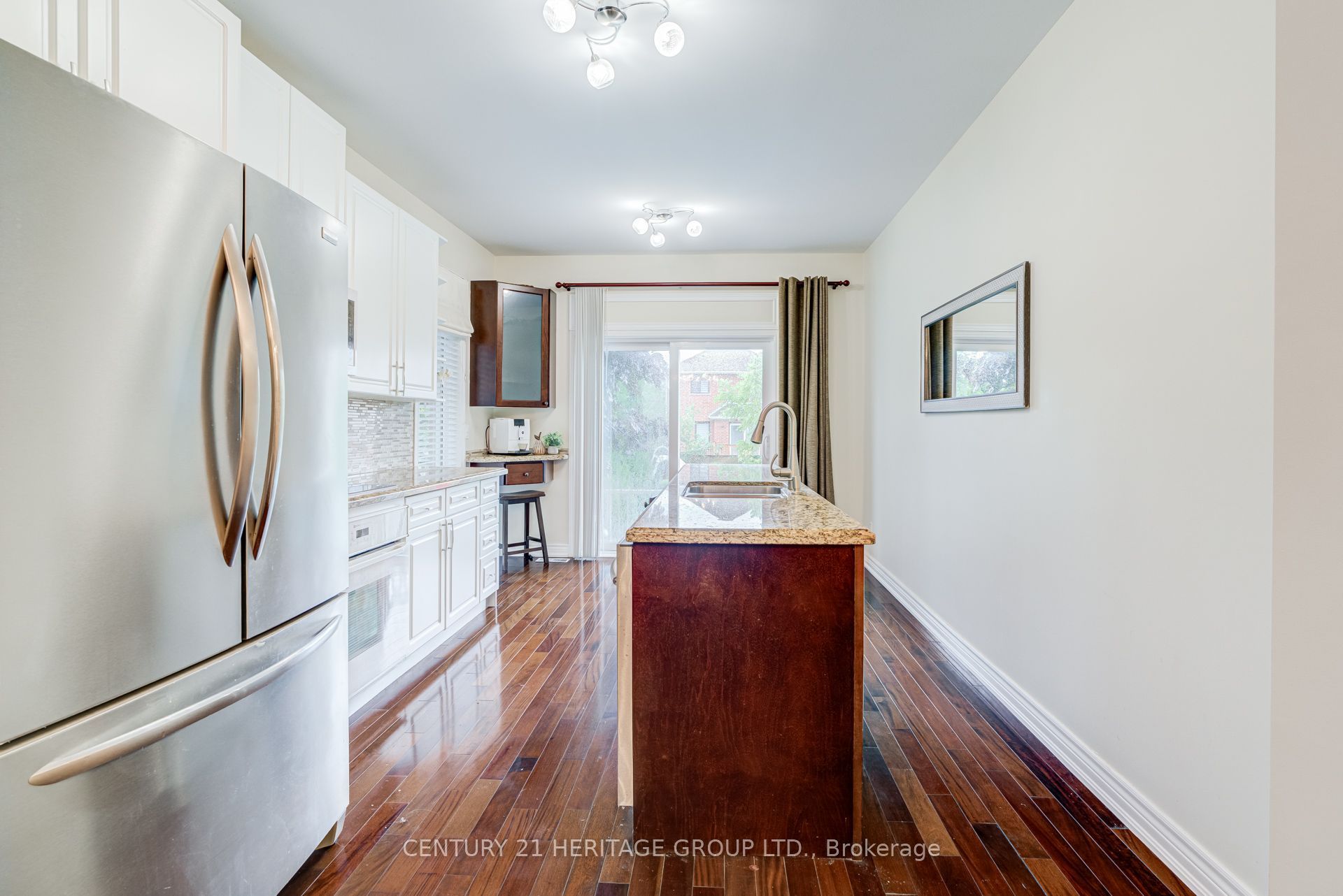 532 Melville Avenue Property Photo 10