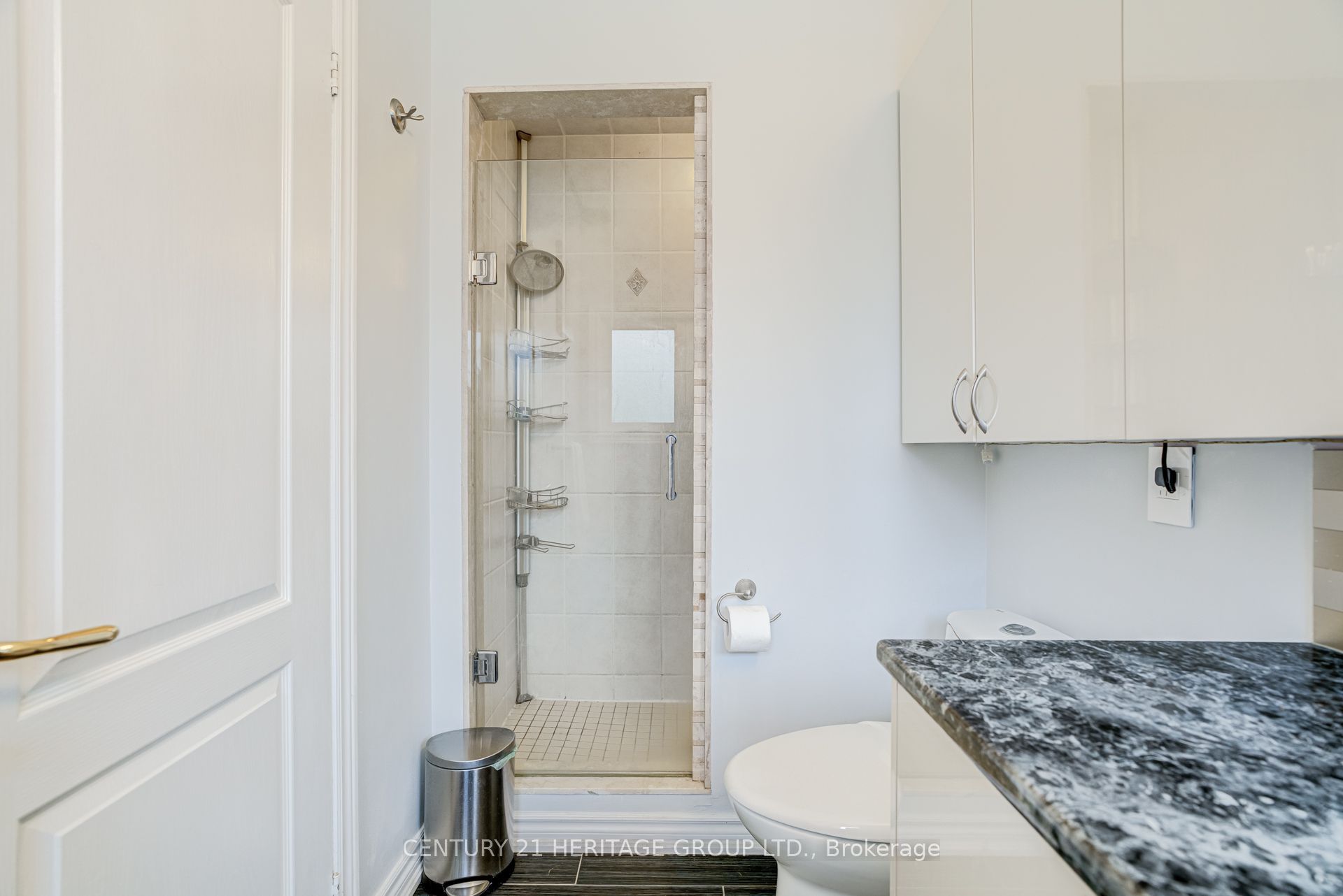532 Melville Avenue Property Photo 16