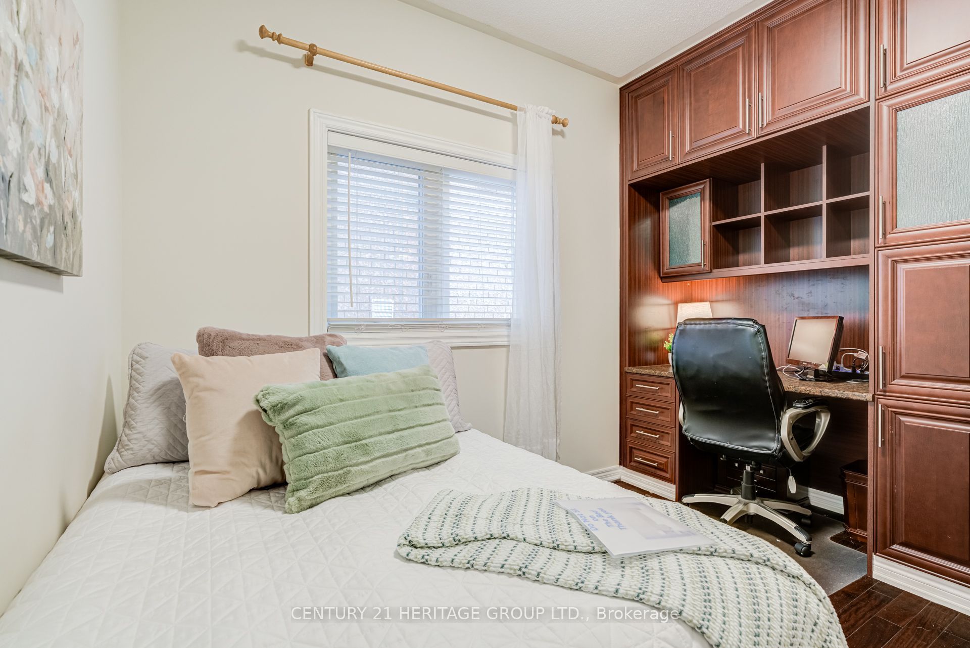 532 Melville Avenue Property Photo 21