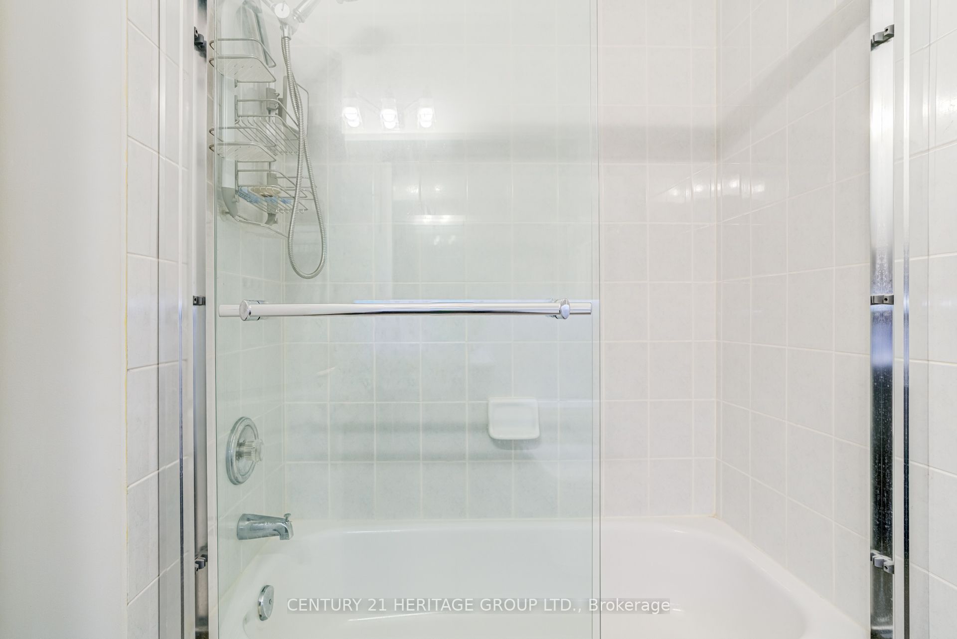 532 Melville Avenue Property Photo 23