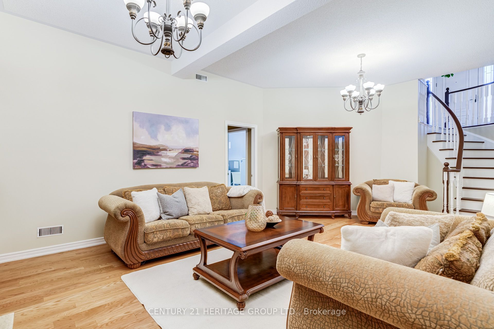532 Melville Avenue Property Photo 27