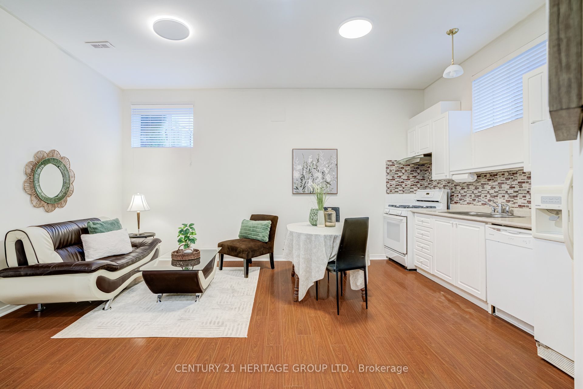 532 Melville Avenue Property Photo 28