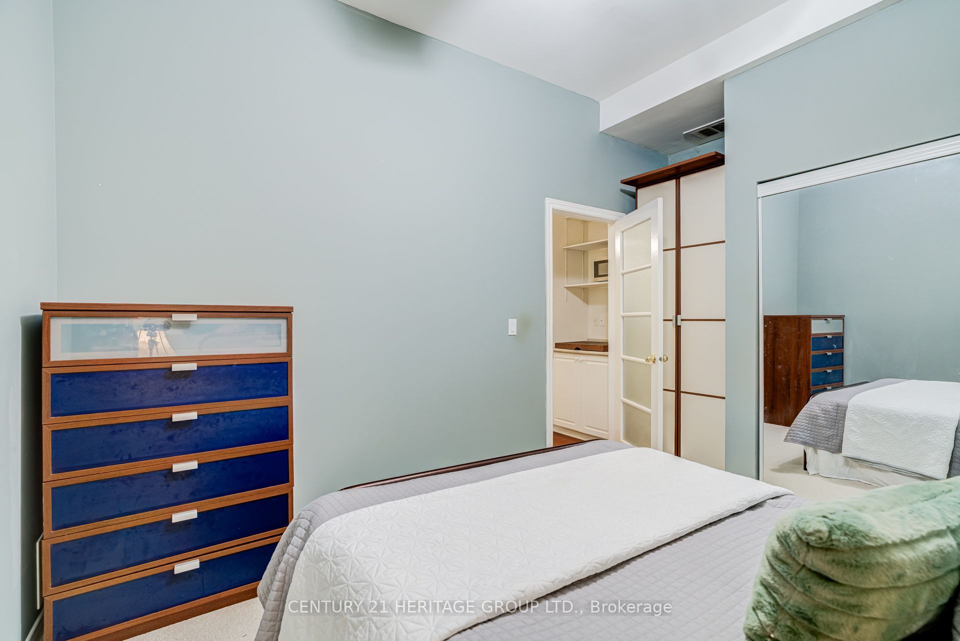 532 Melville Avenue Property Photo 32