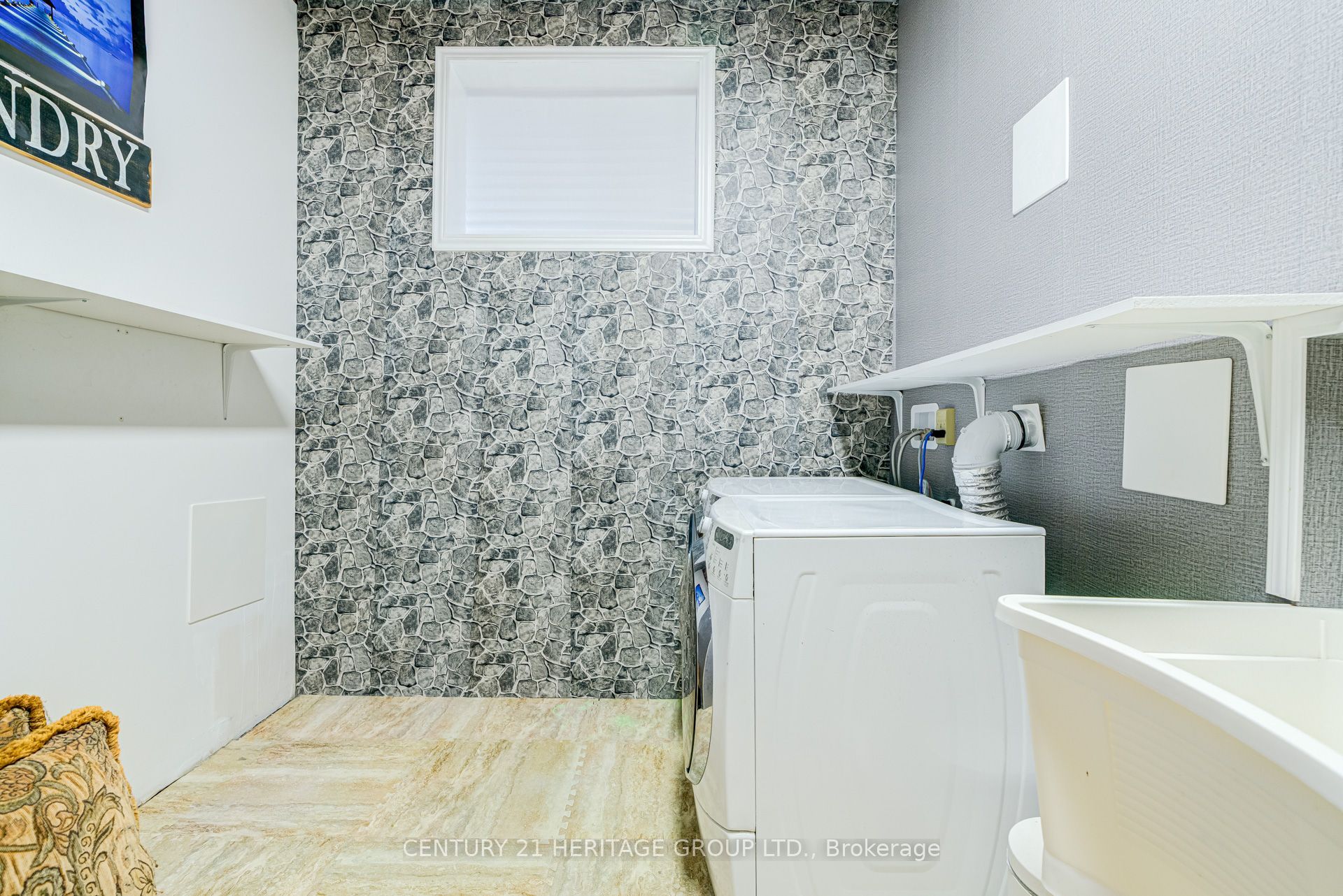 532 Melville Avenue Property Photo 35