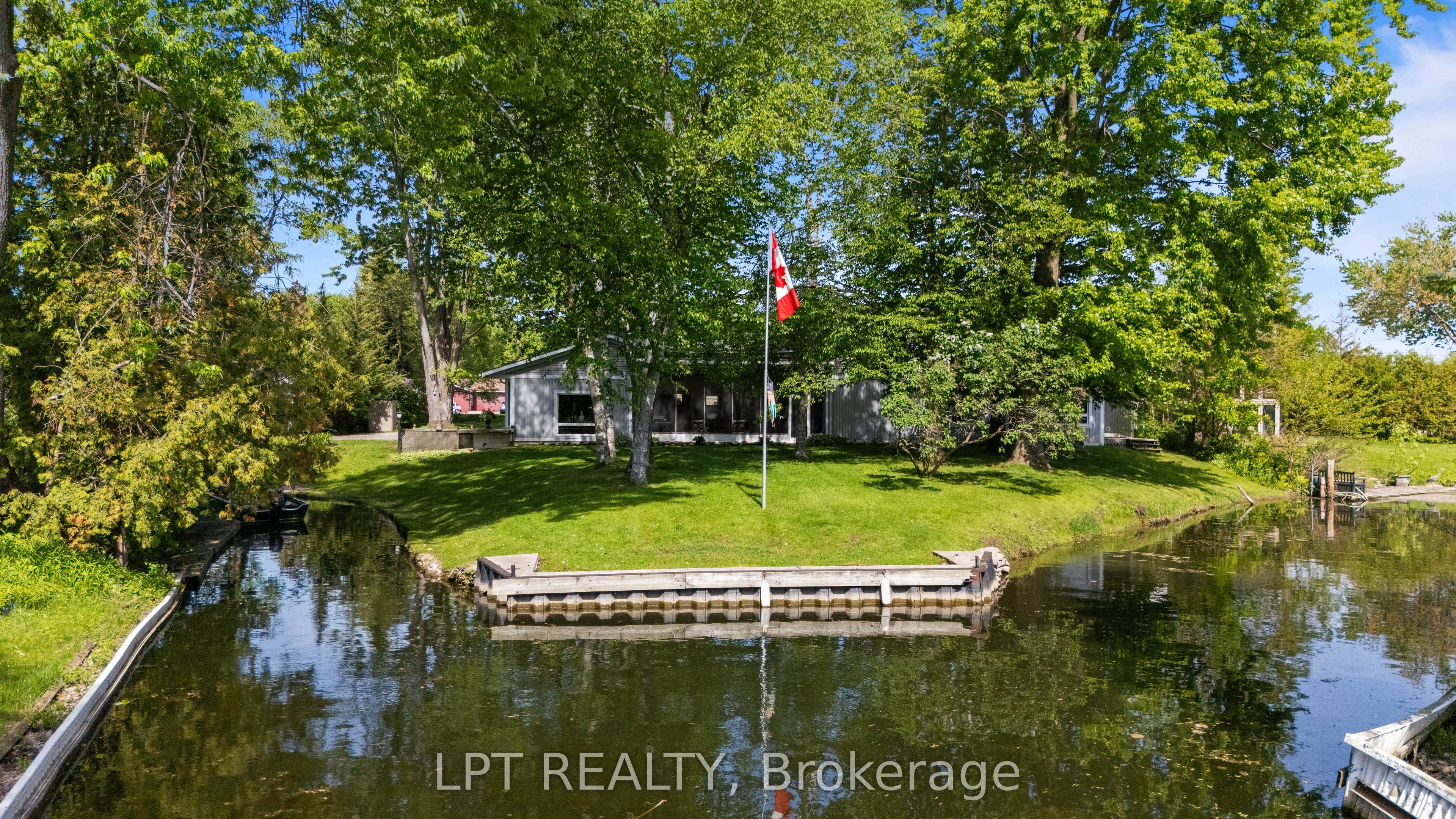204 The Queensway S Property Photo 1