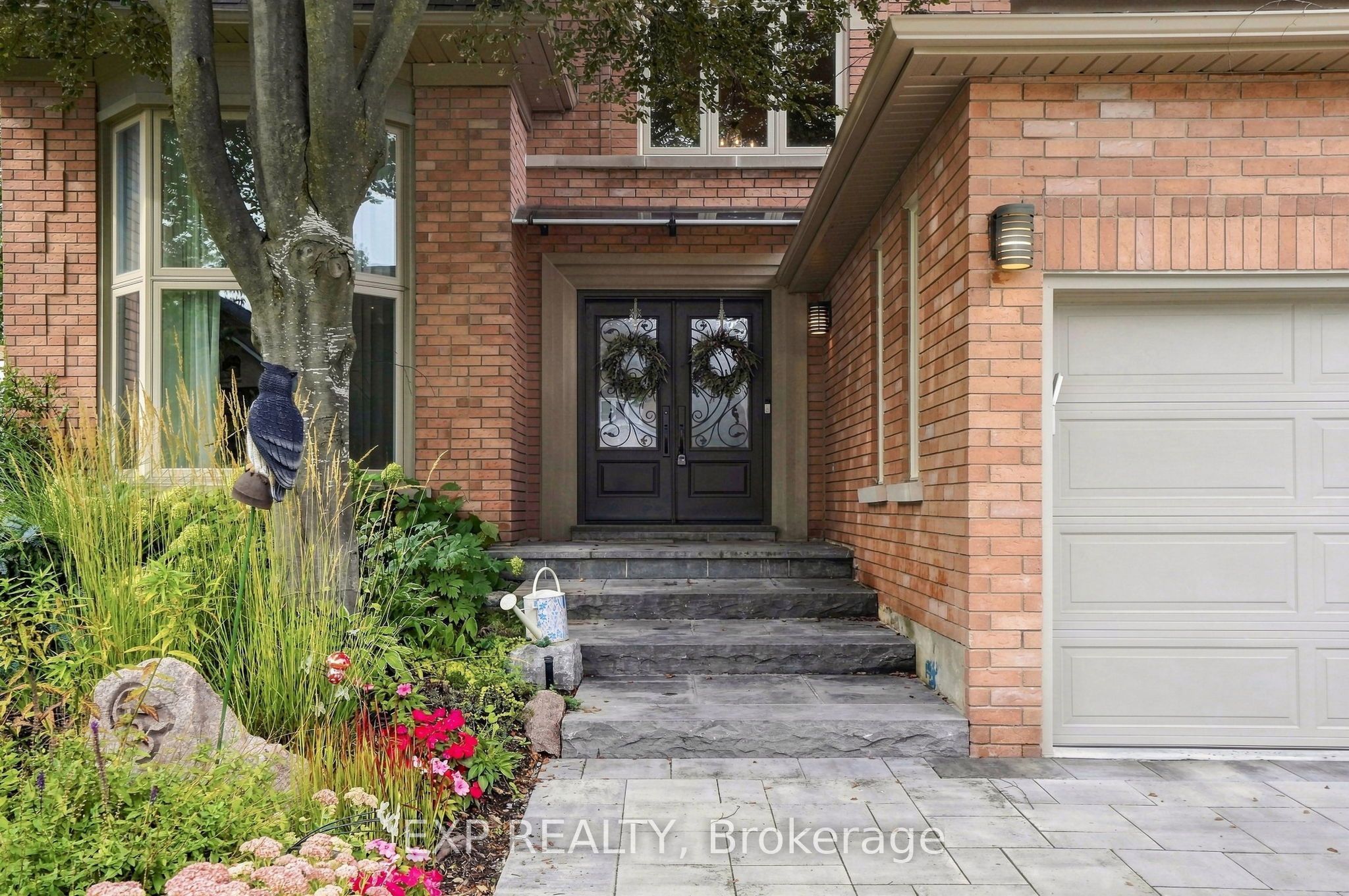 655 Culler Mews Property Photo 3