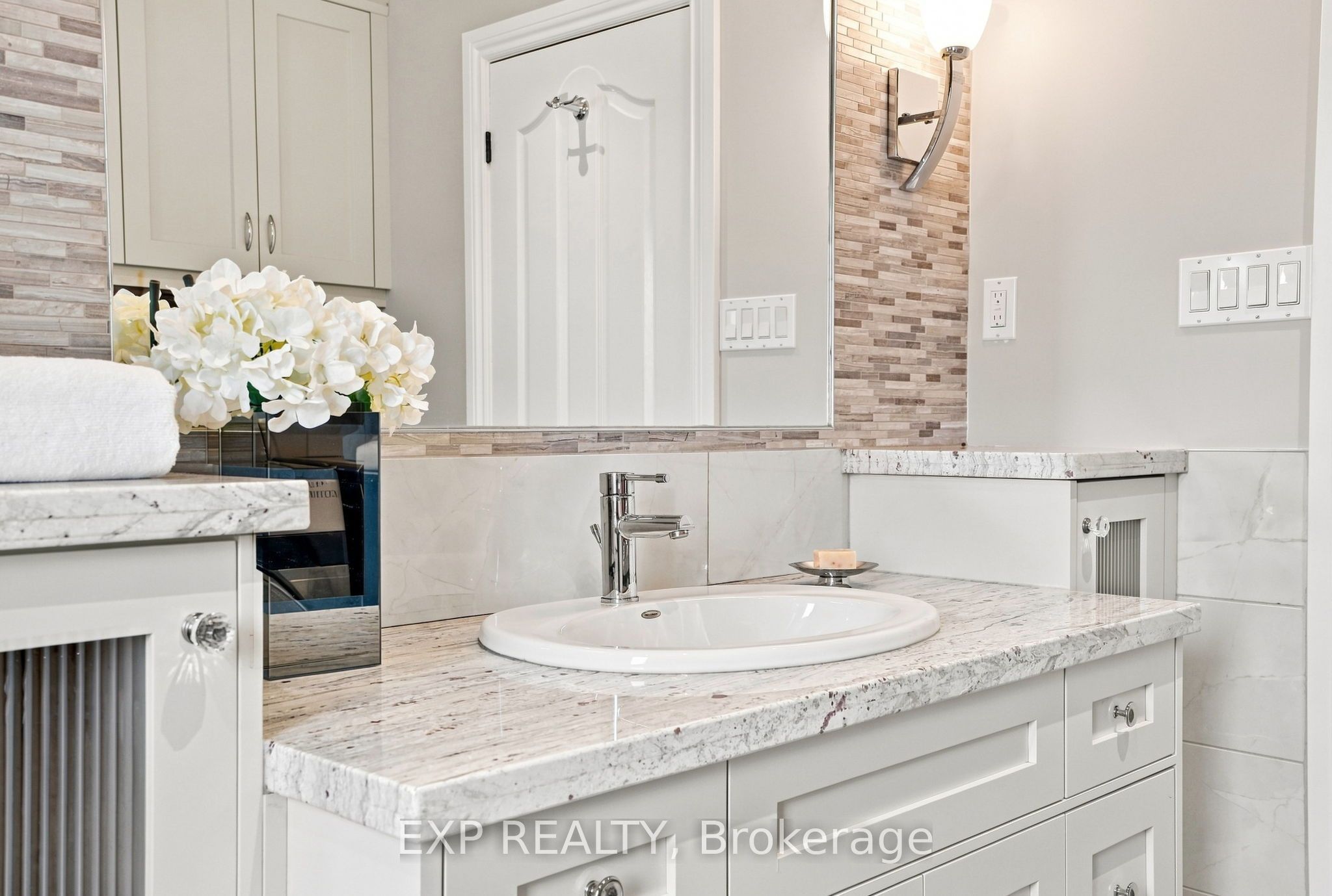 655 Culler Mews Property Photo 40