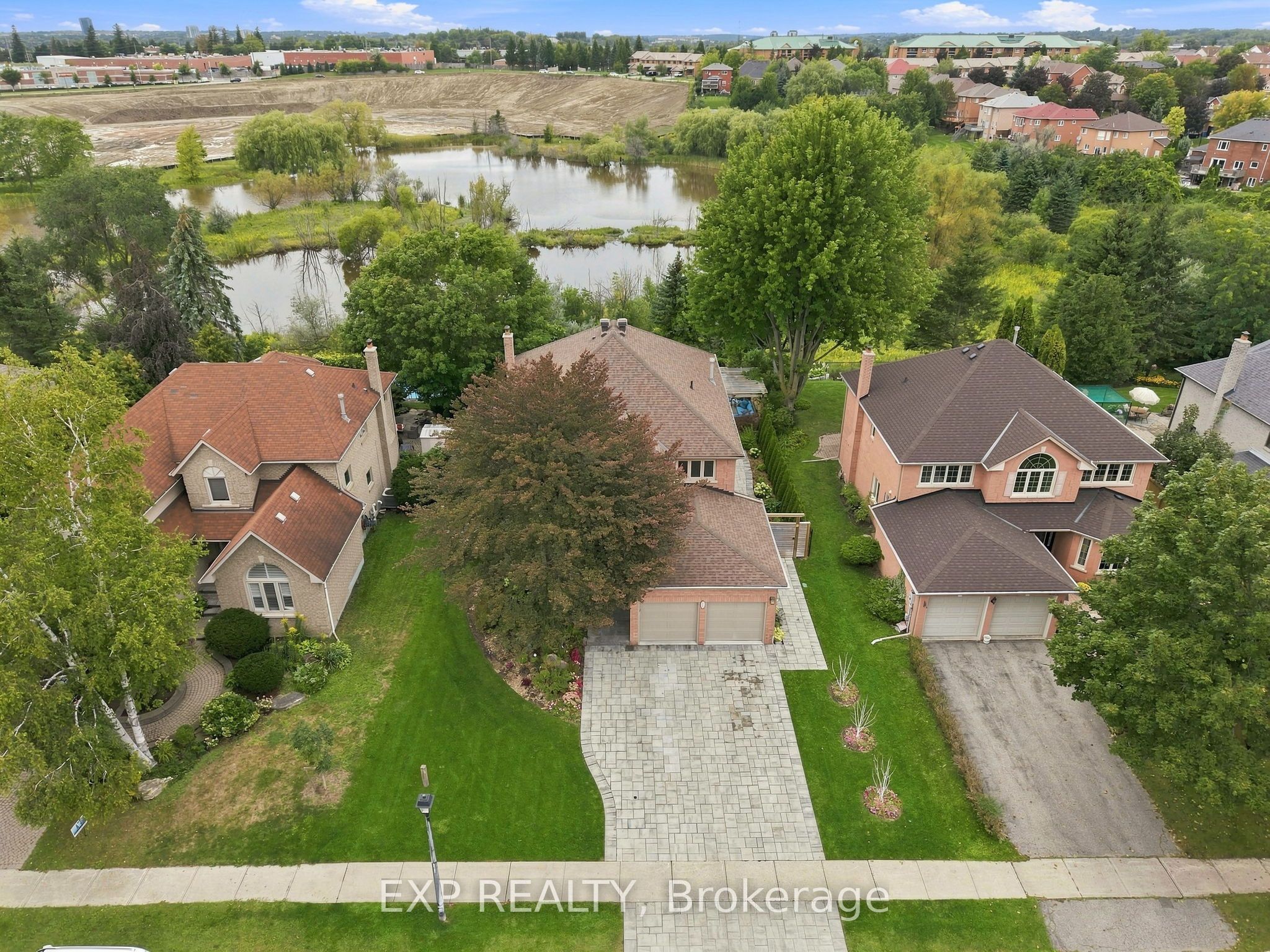 655 Culler Mews Property Photo 44