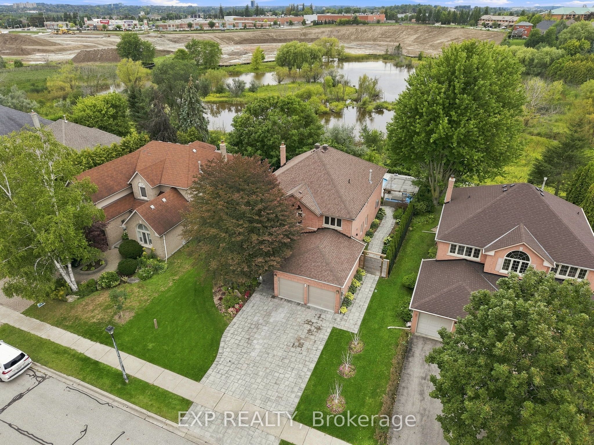 655 Culler Mews Property Photo 45