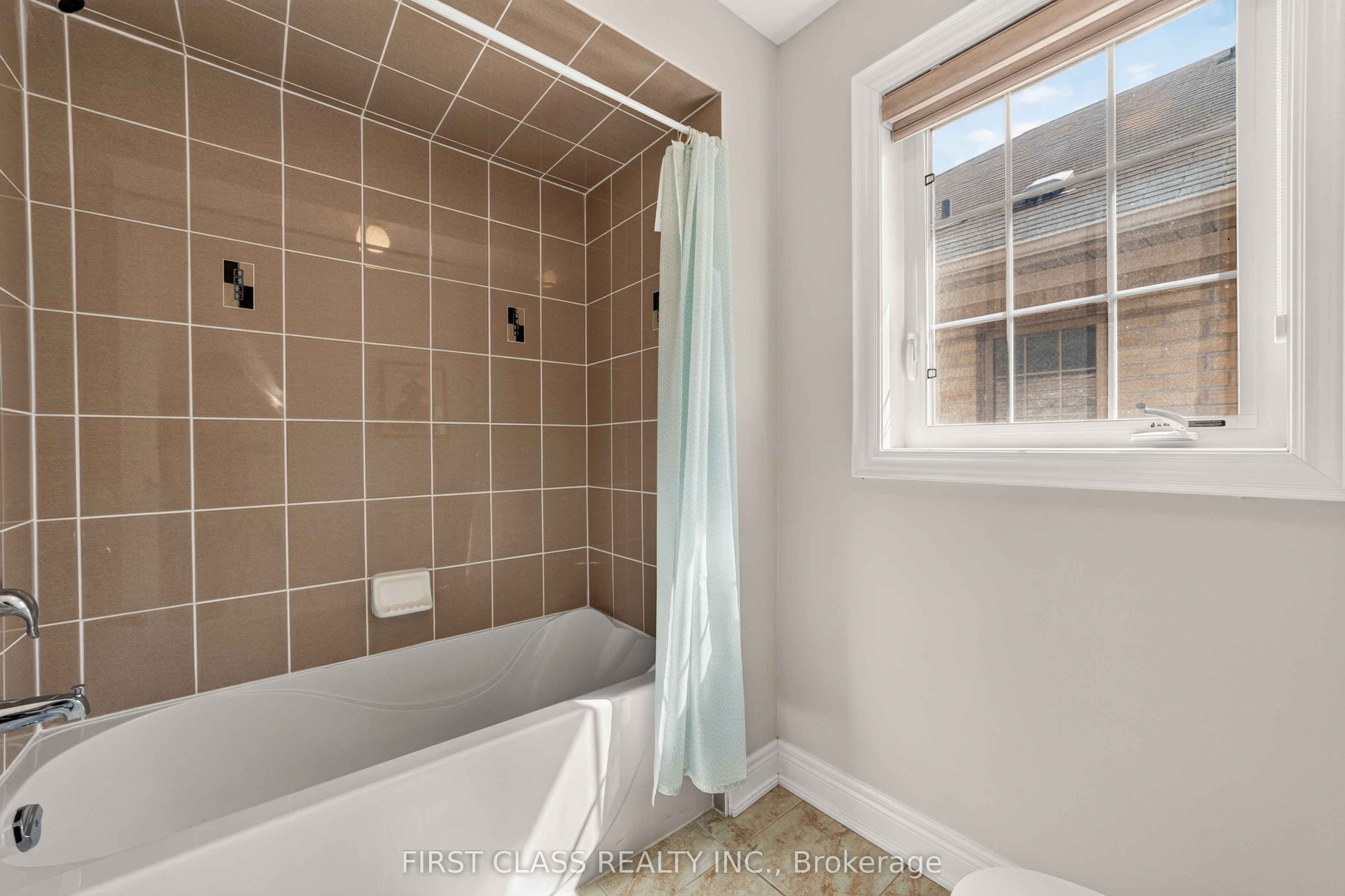 23 Lady Karen Crescent Property Photo 35