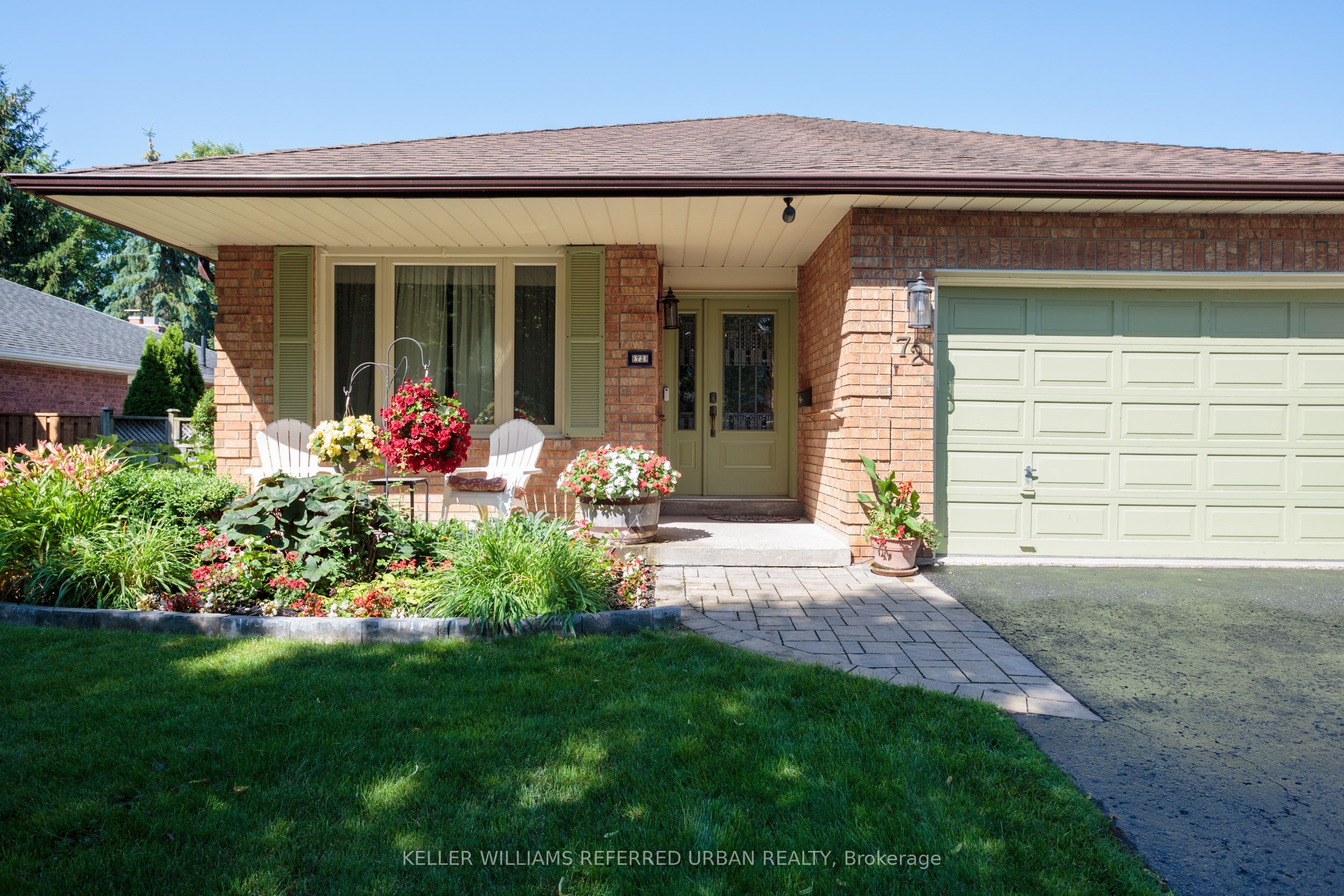 72 Munro Crescent Property Photo 1