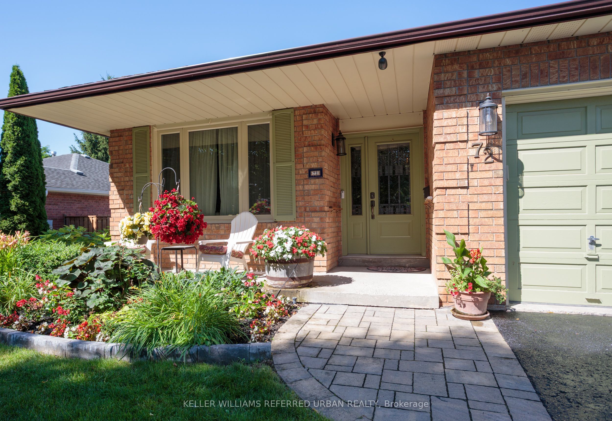 72 Munro Crescent Property Photo 1