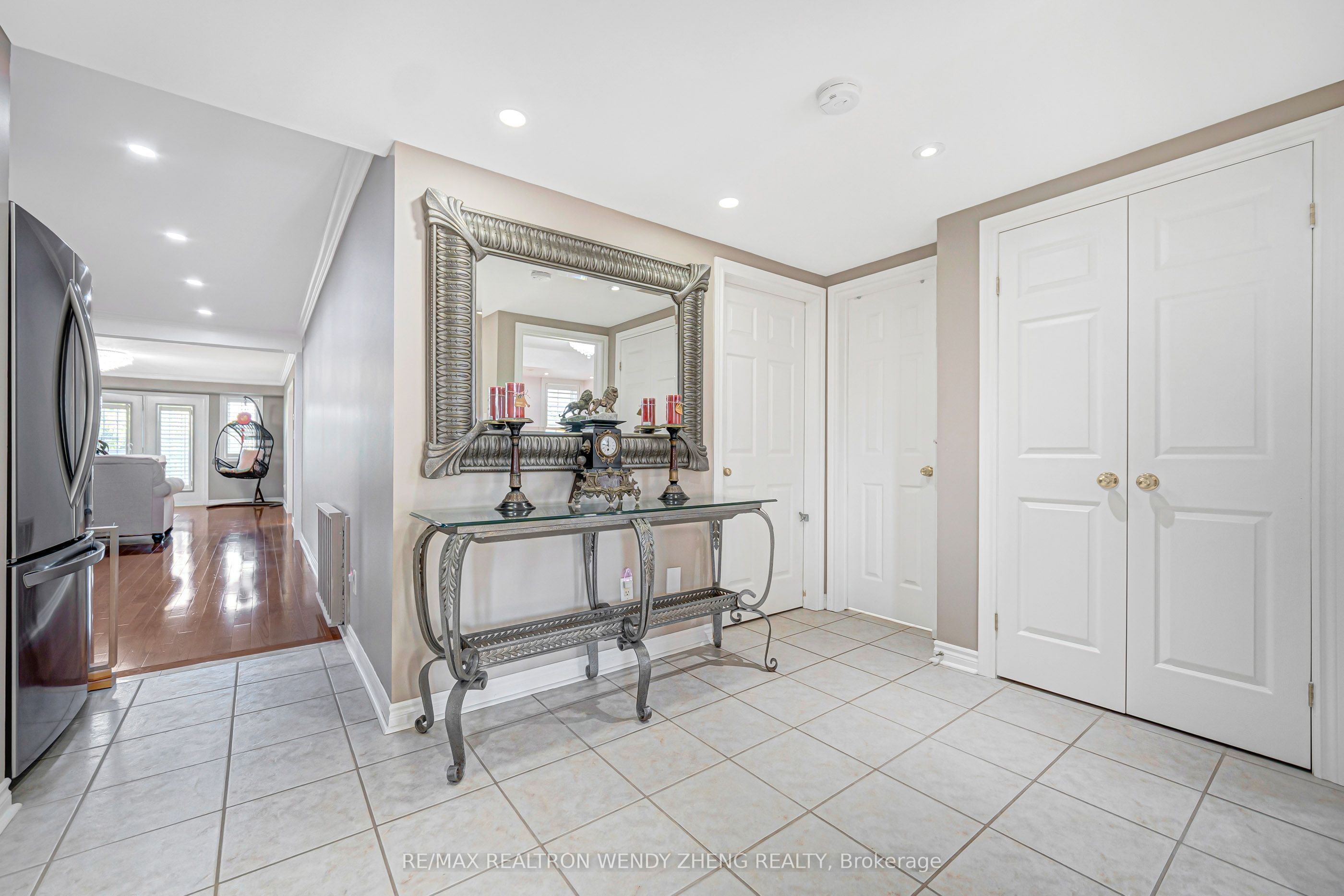 520 Silken Laumann Drive 21 Property Photo 8