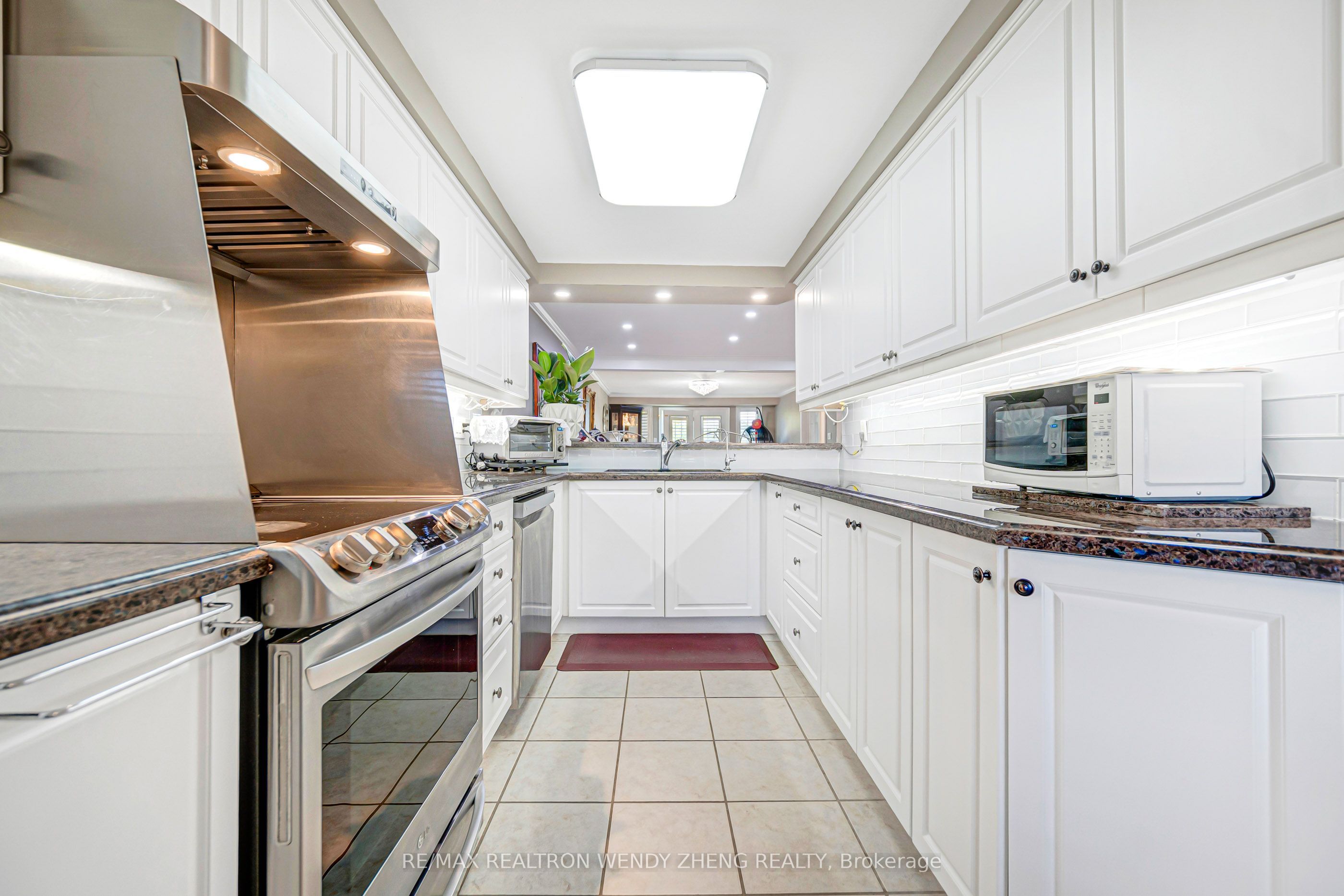 520 Silken Laumann Drive 21 Property Photo 16