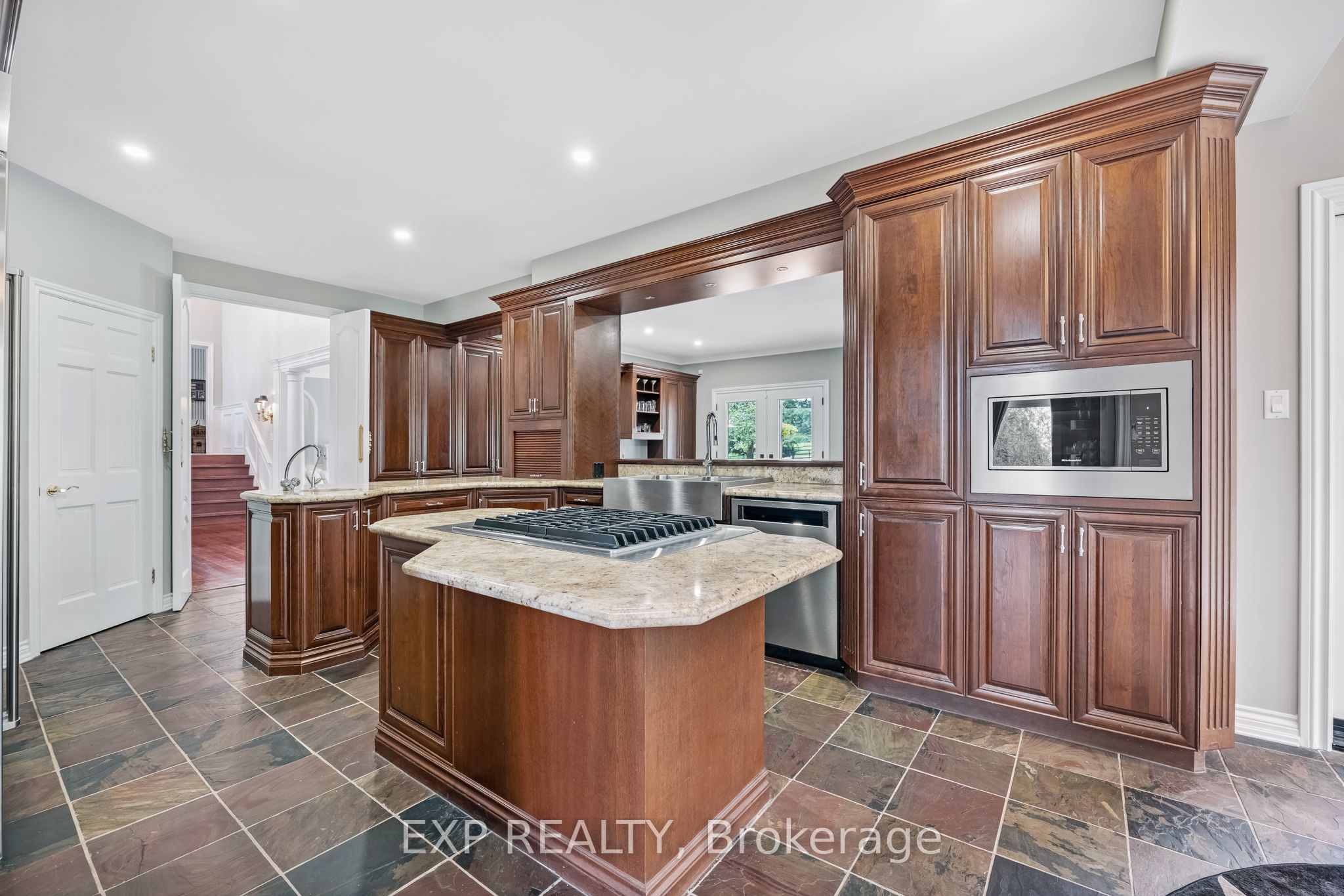 15 Jarvis Avenue Property Photo 8