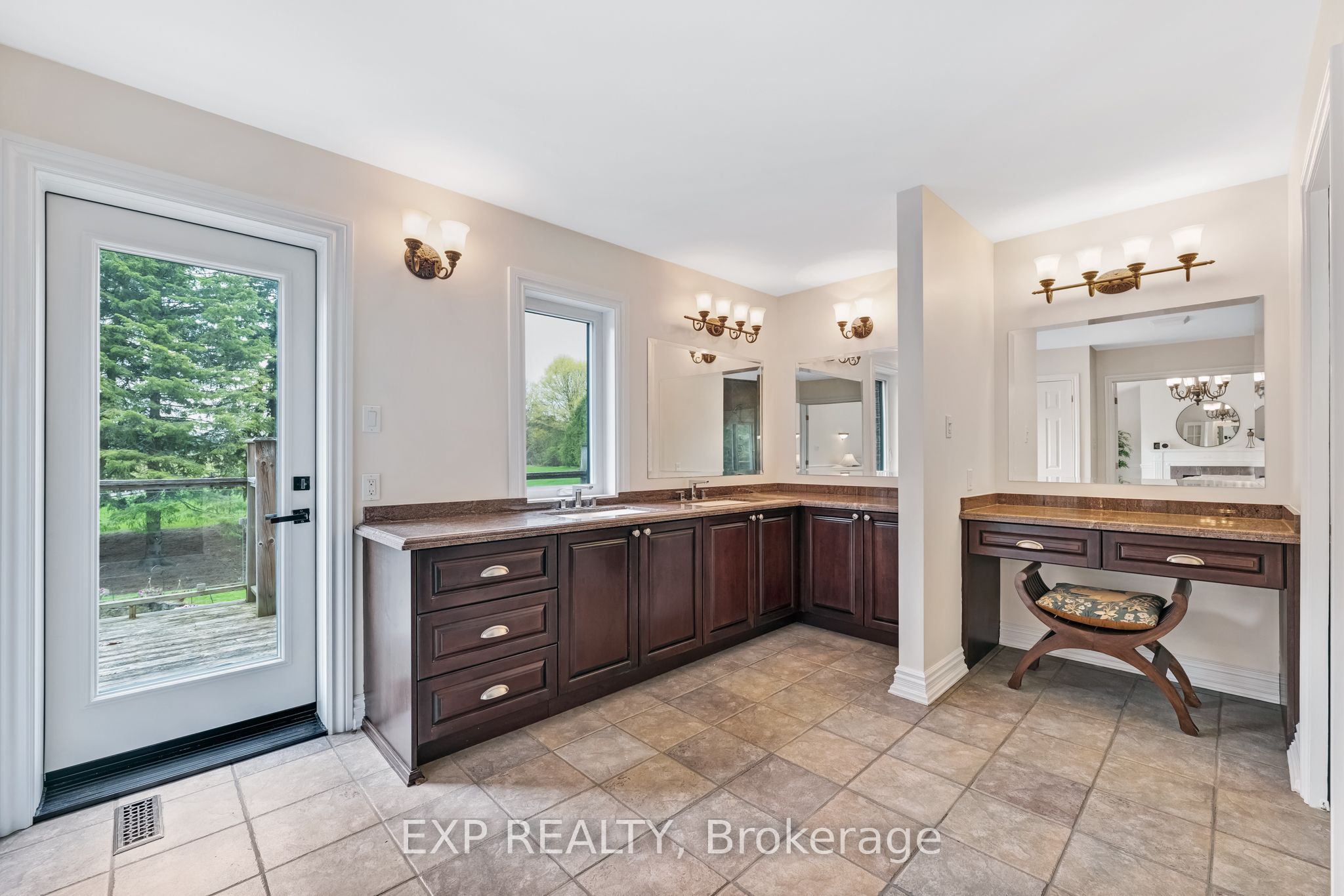 15 Jarvis Avenue Property Photo 15