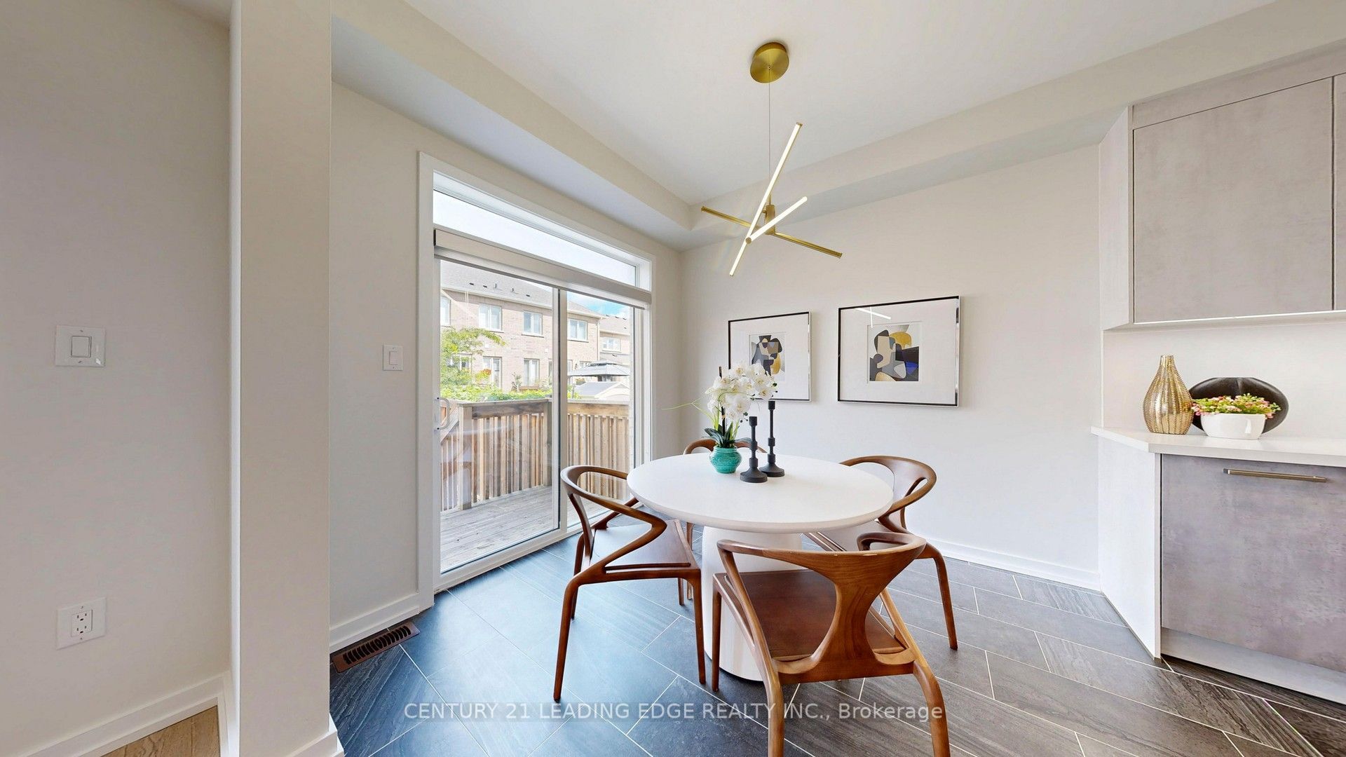 64 Mondial Crescent Property Photo 9