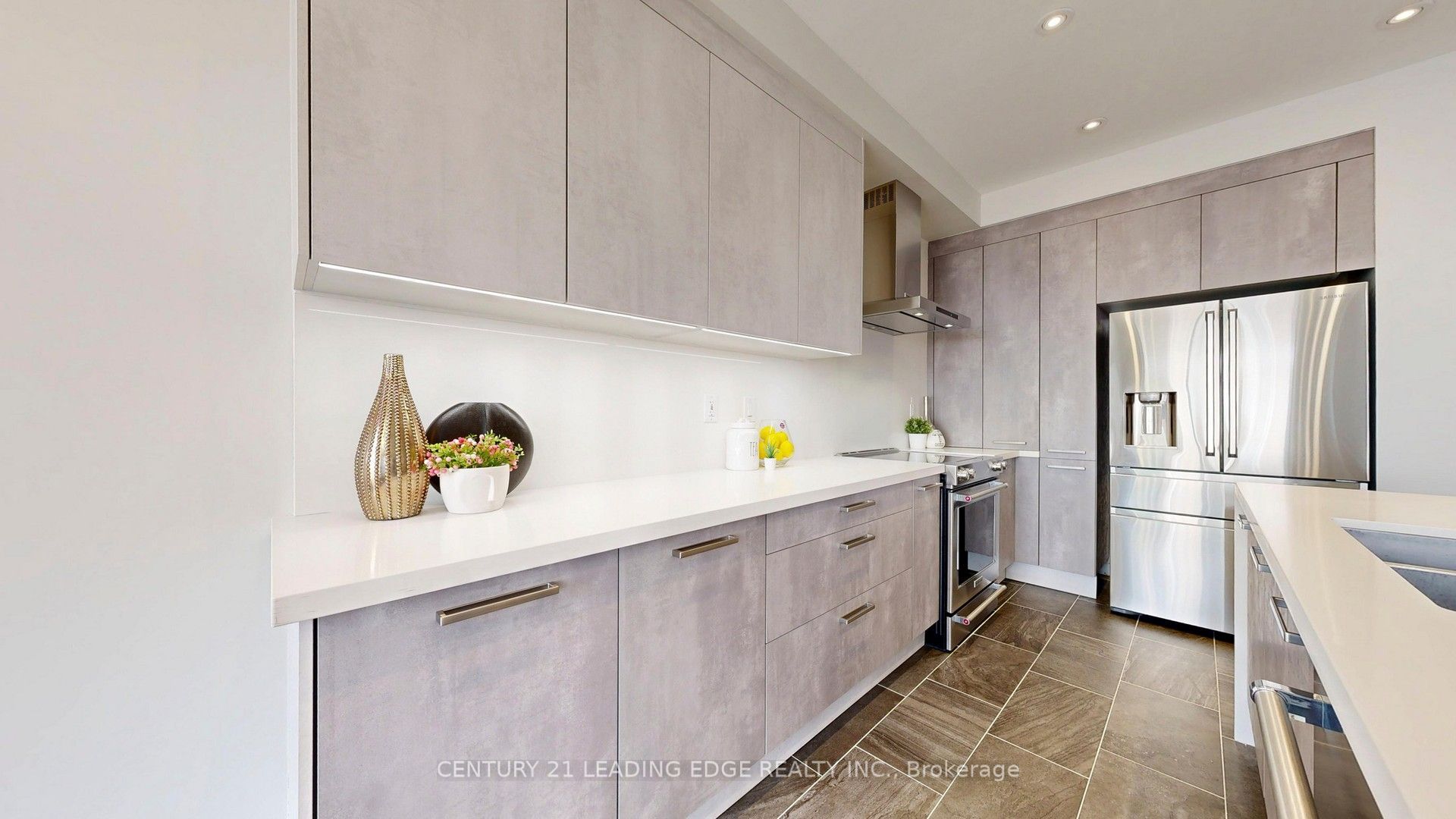64 Mondial Crescent Property Photo 18