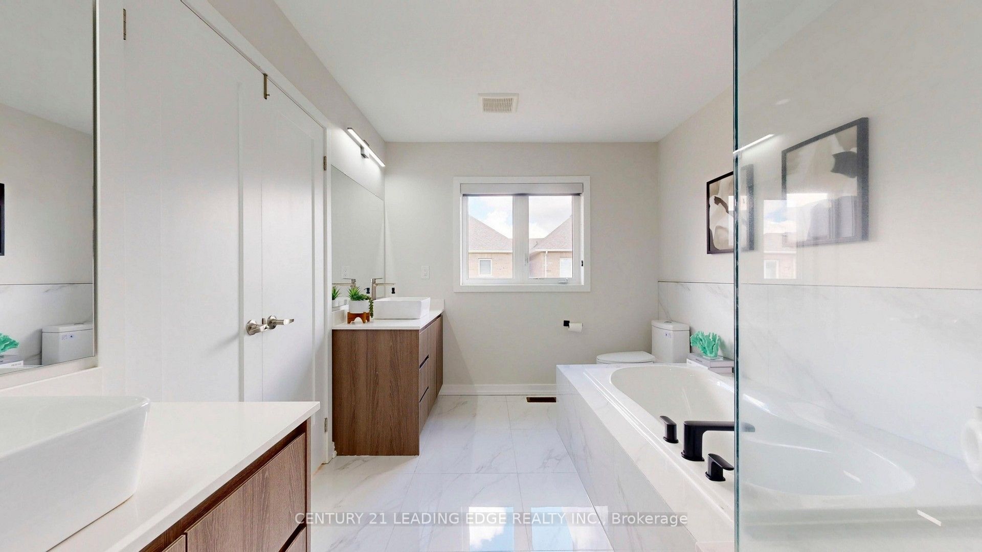 64 Mondial Crescent Property Photo 34