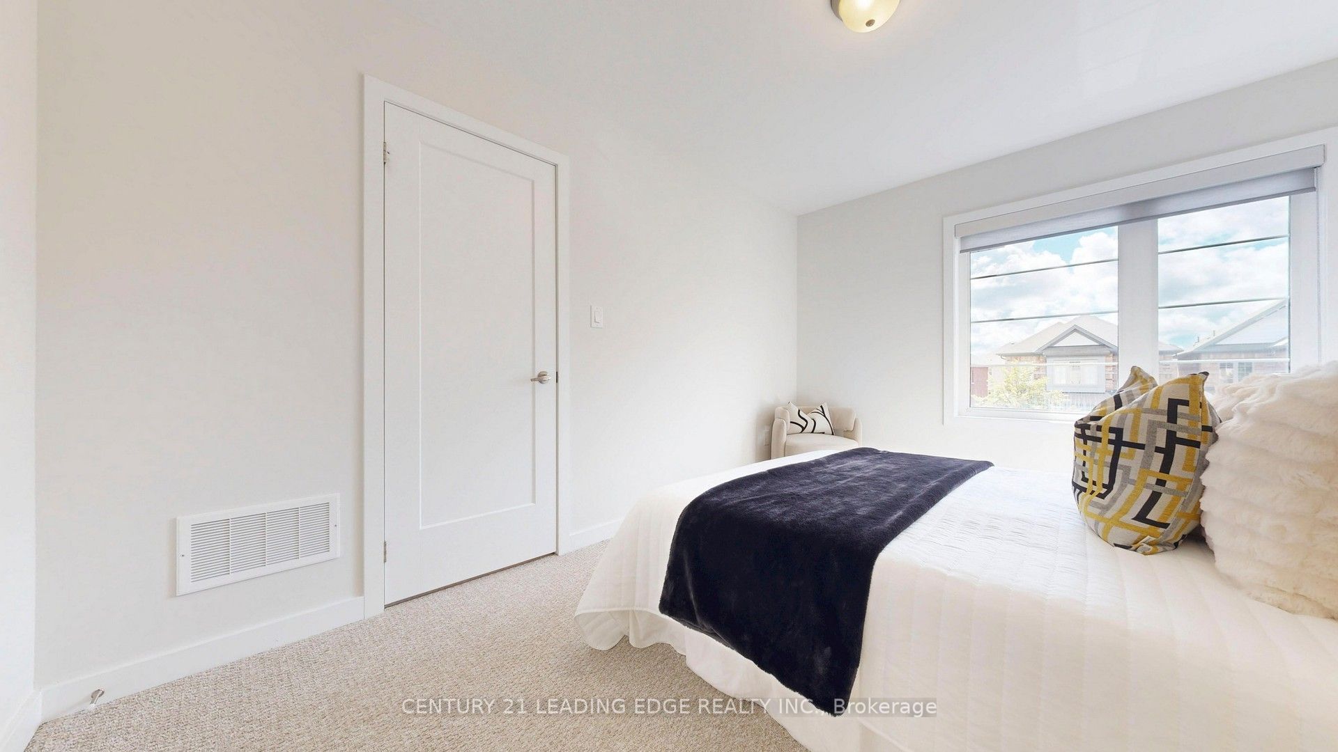 64 Mondial Crescent Property Photo 38