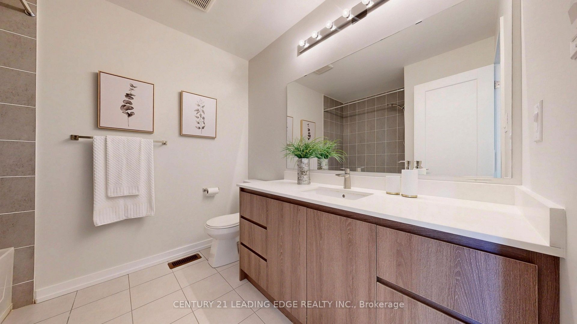 64 Mondial Crescent Property Photo 43