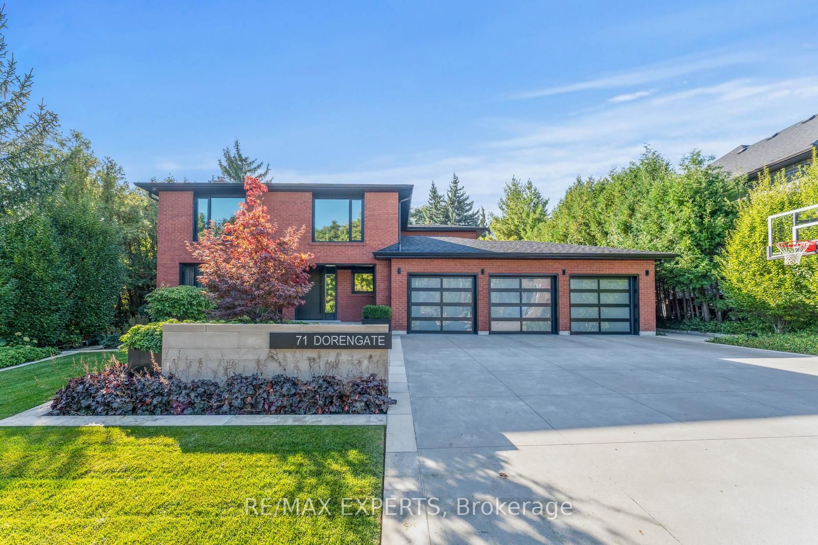 71 Dorengate Drive Property Photo 1
