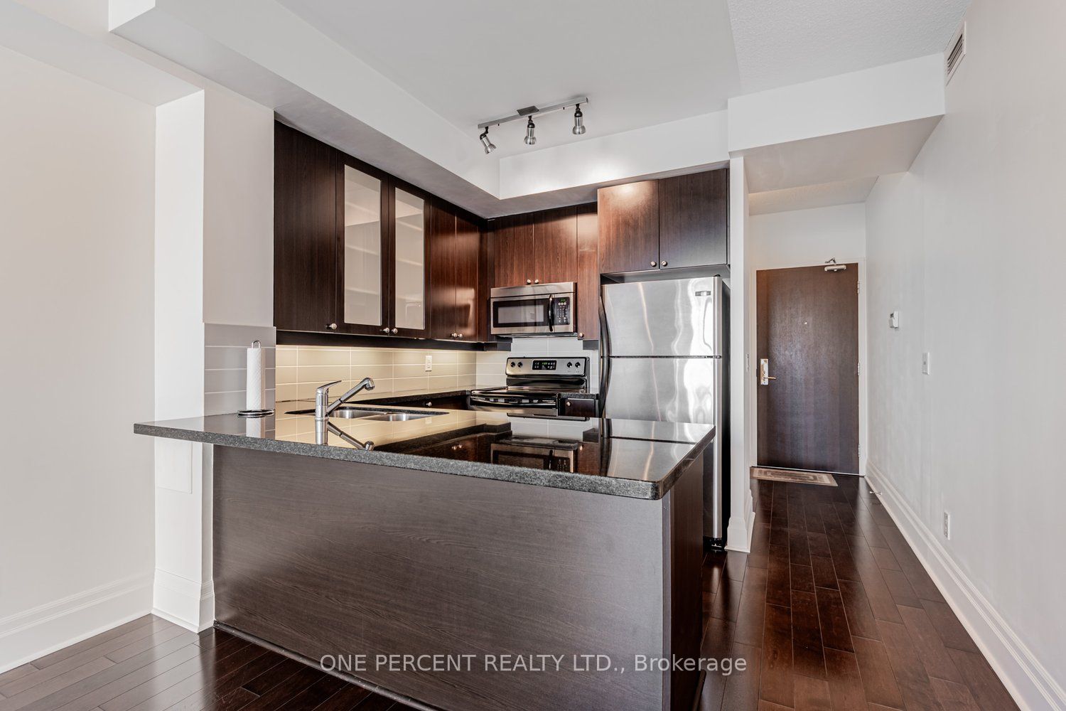 21 Upper Duke Crescent 401 Property Photo 10