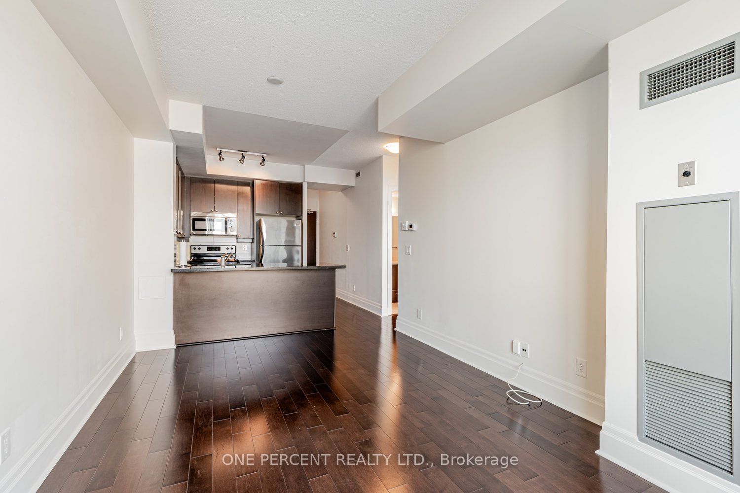 21 Upper Duke Crescent 401 Property Photo 16