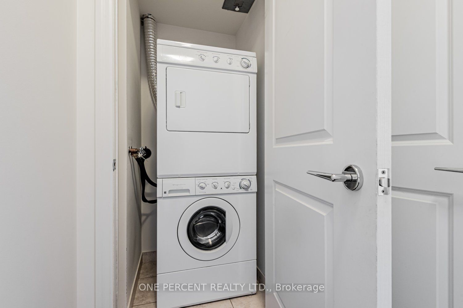 21 Upper Duke Crescent 401 Property Photo 25