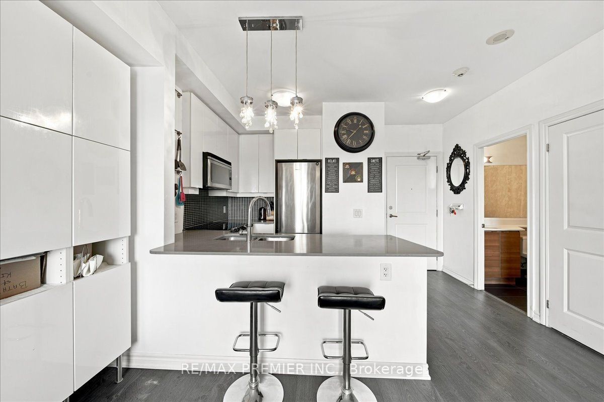 7730 Kipling Avenue 708 Property Photo 6
