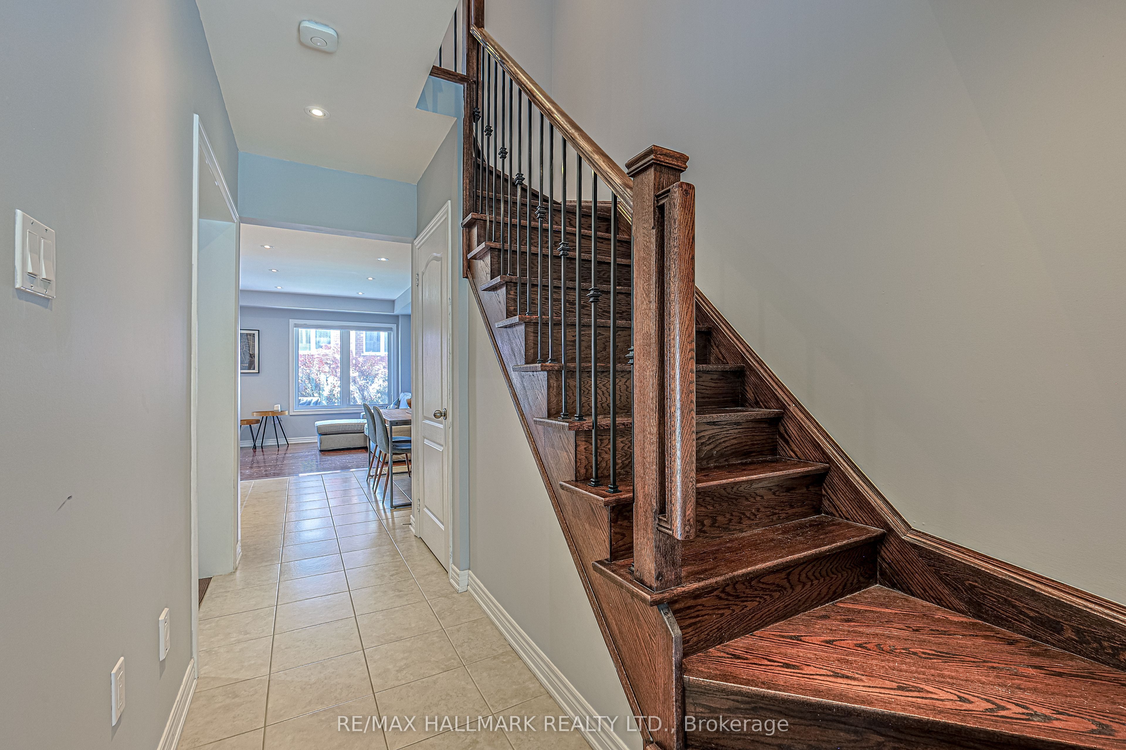 256 Sandale Road Property Photo 4