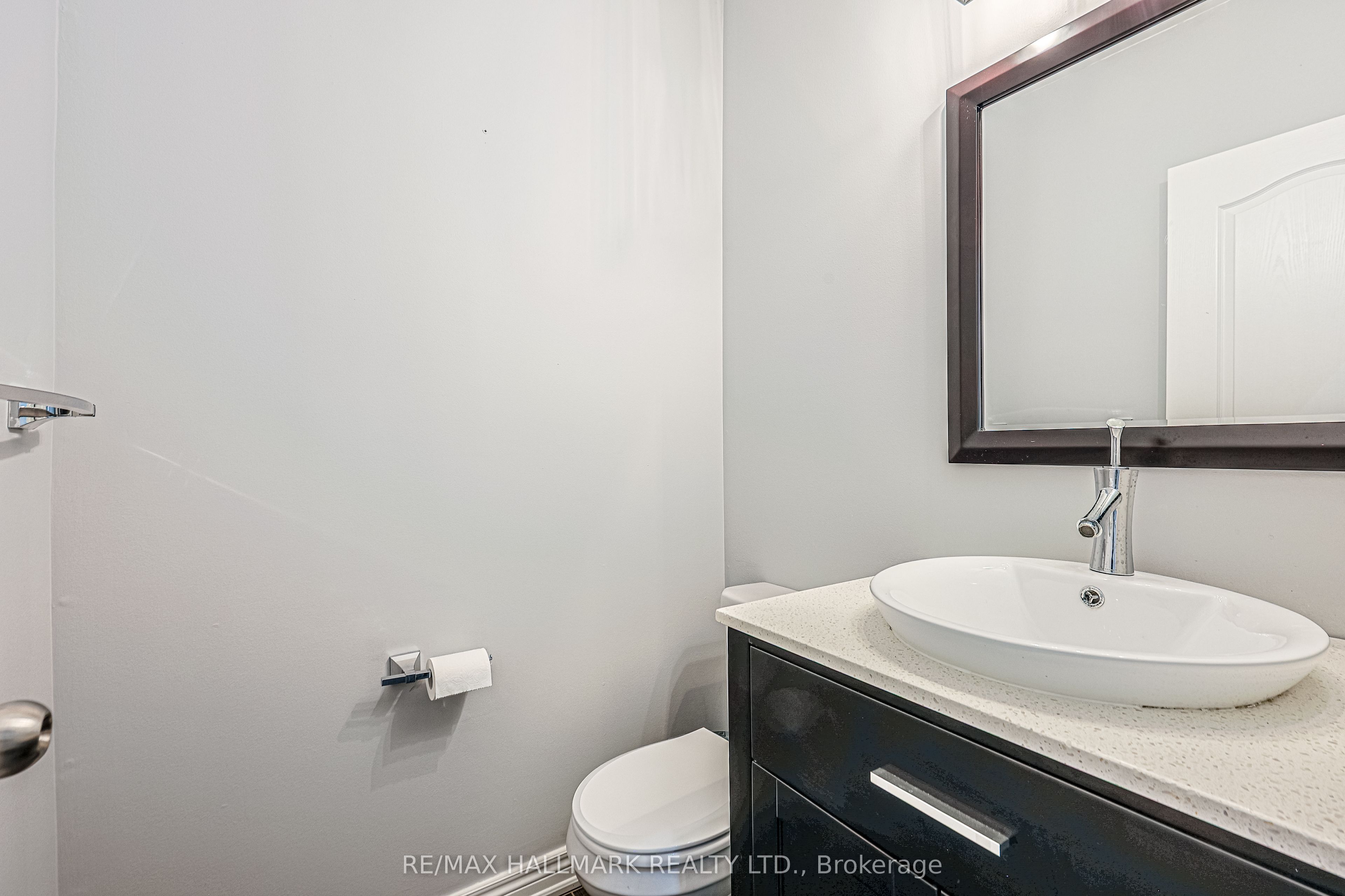 256 Sandale Road Property Photo 5