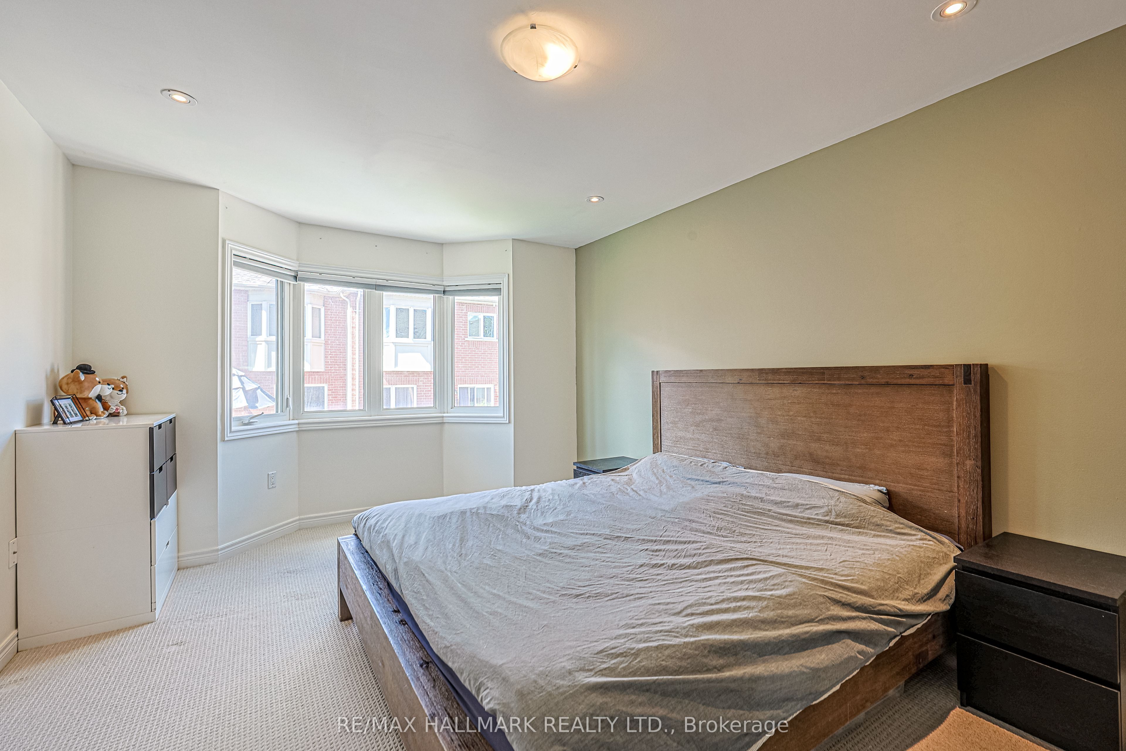 256 Sandale Road Property Photo 12