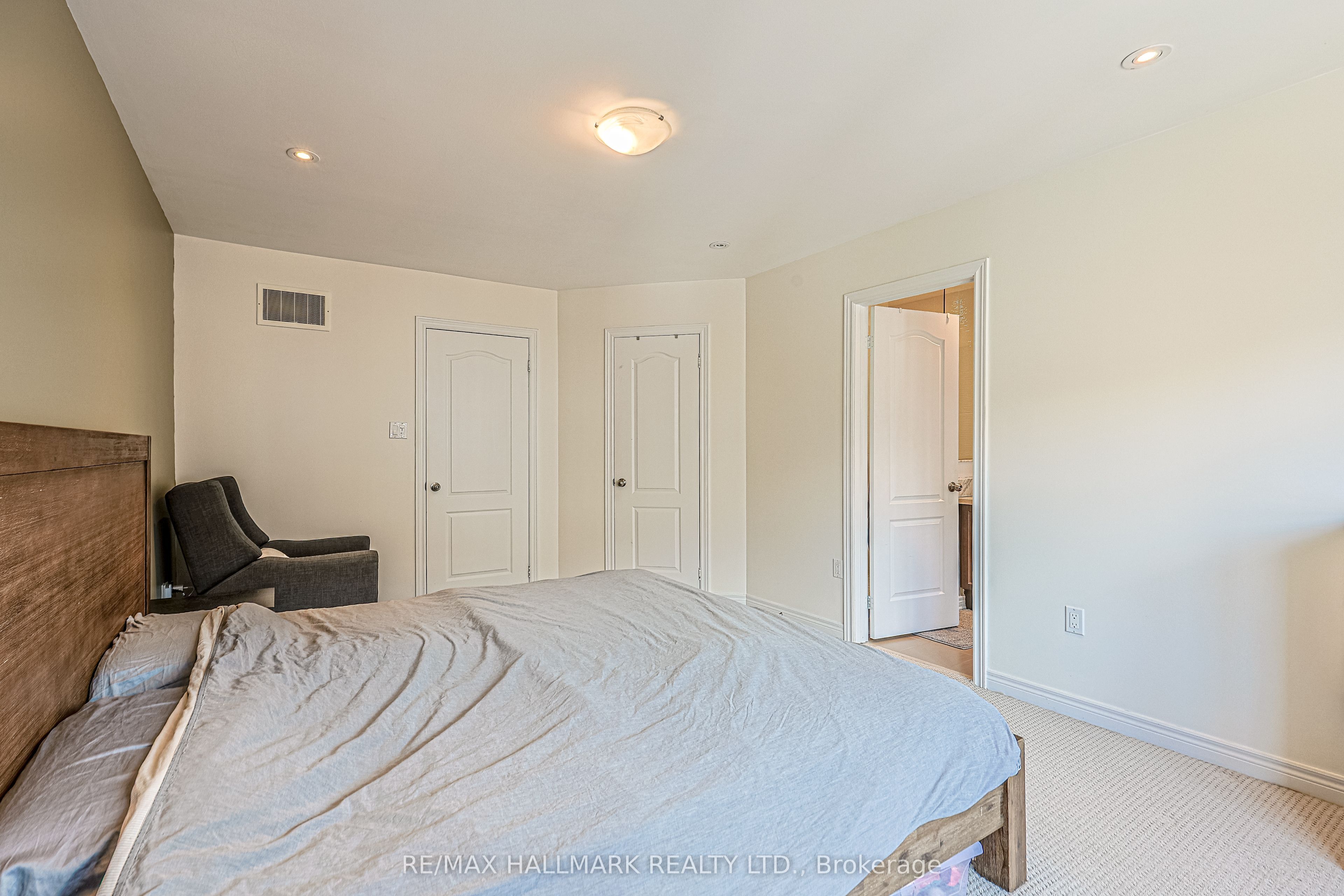 256 Sandale Road Property Photo 13