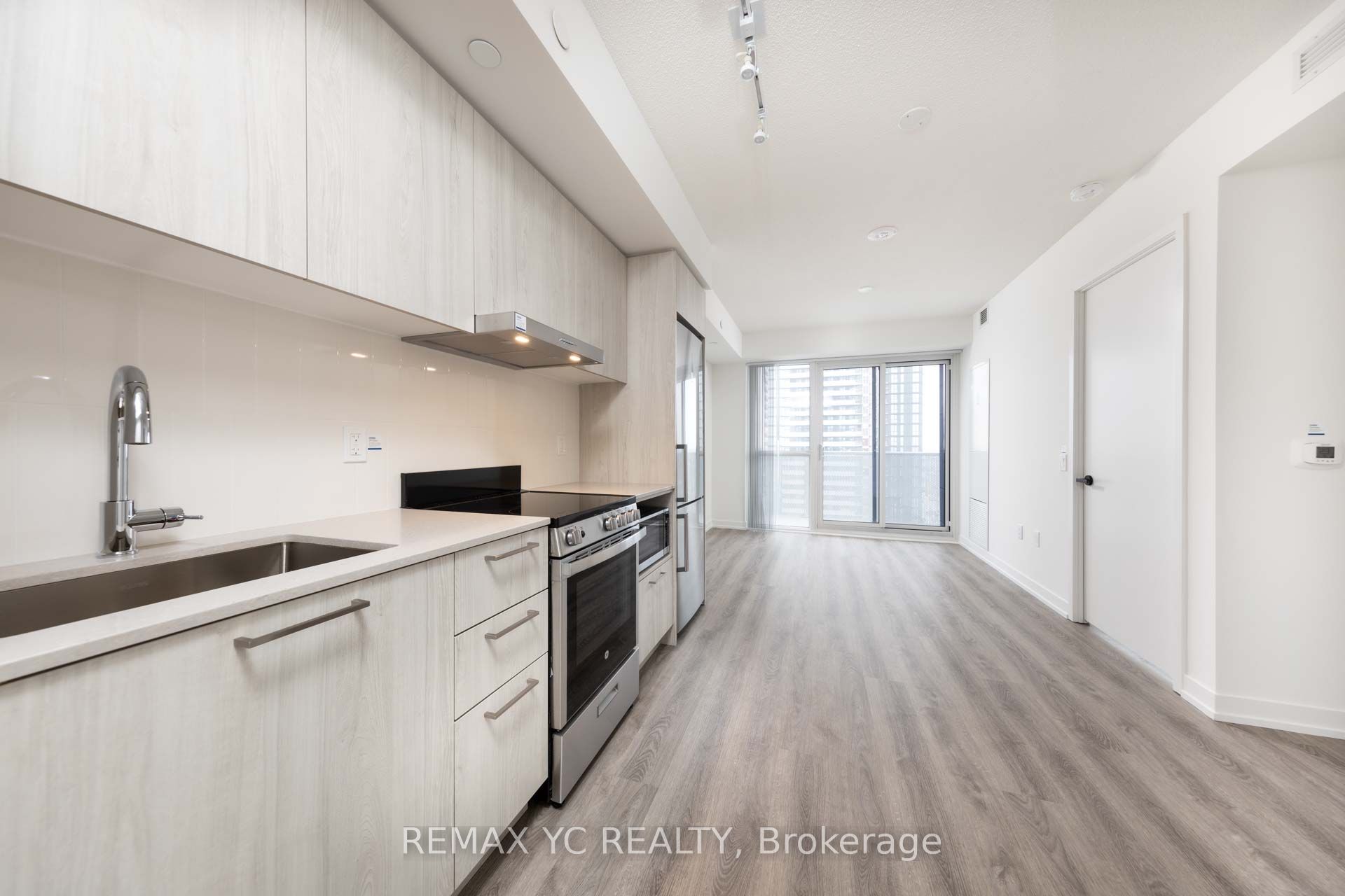 195 Commerce Street 1817 Property Photo 6